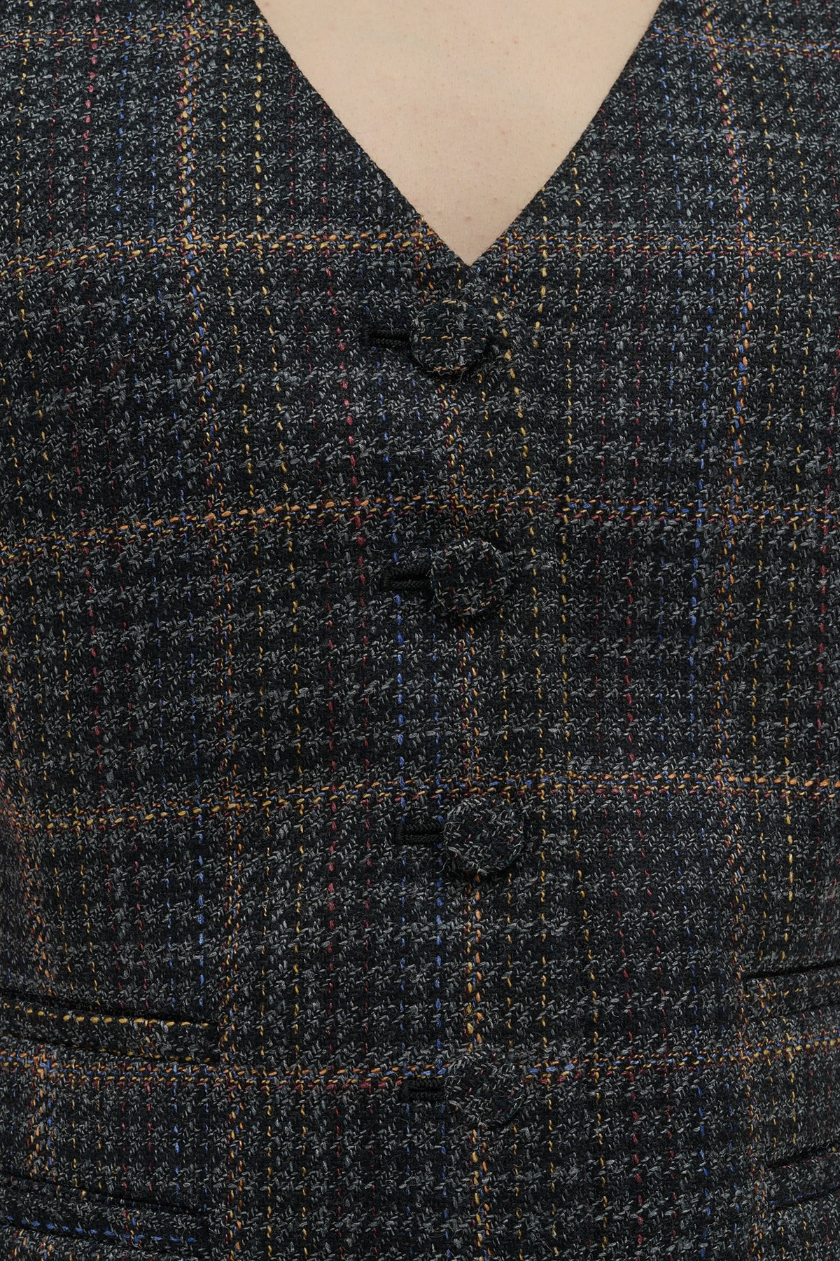 Coleridge Vest in Charcoal Multi Wool Silk Clubcheck Plaid - 7