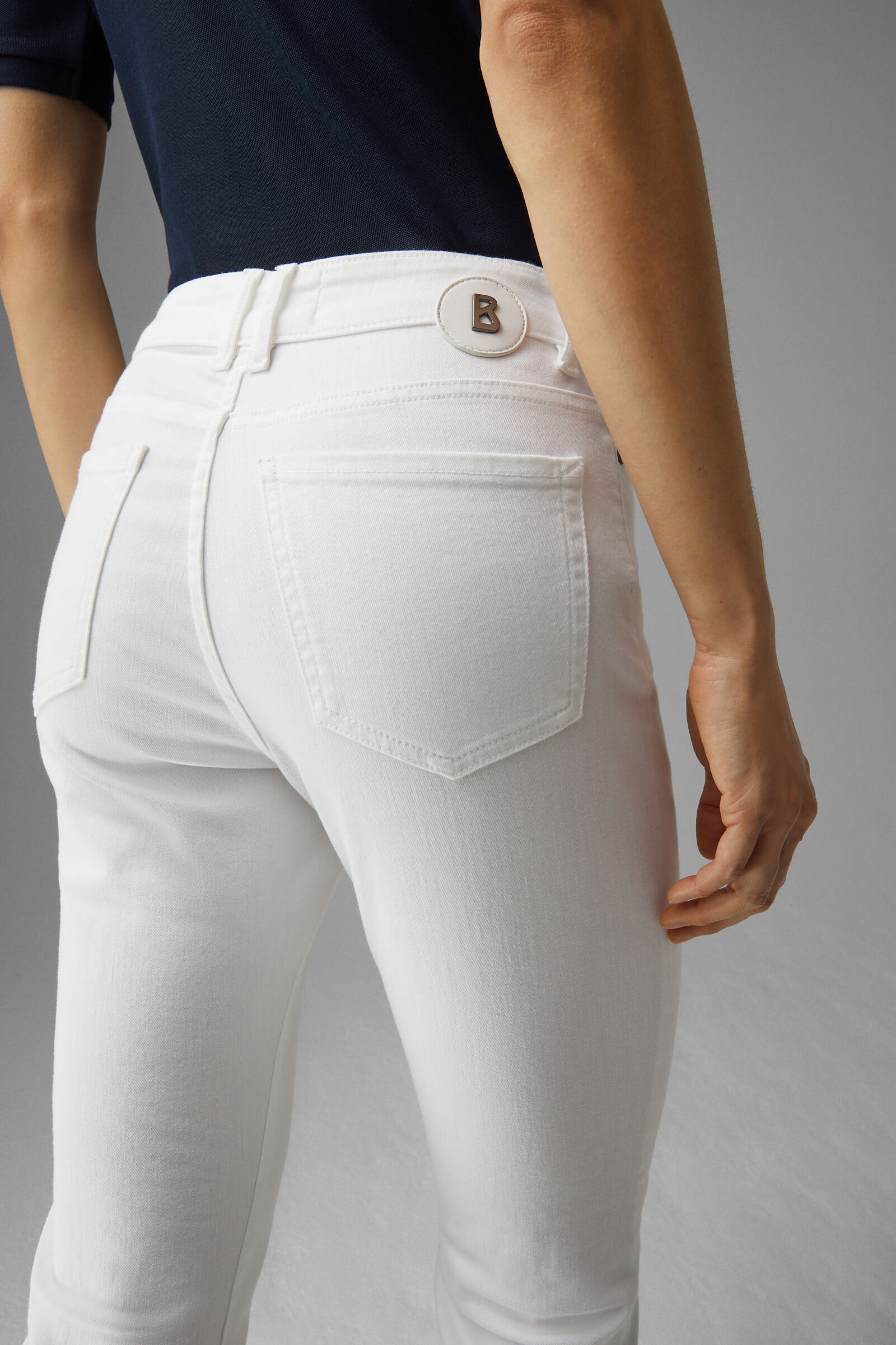 Julie 7/8 flared fit jeans in White - 6