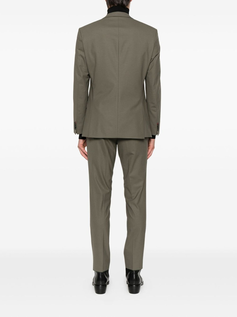 single-breasted suit 3