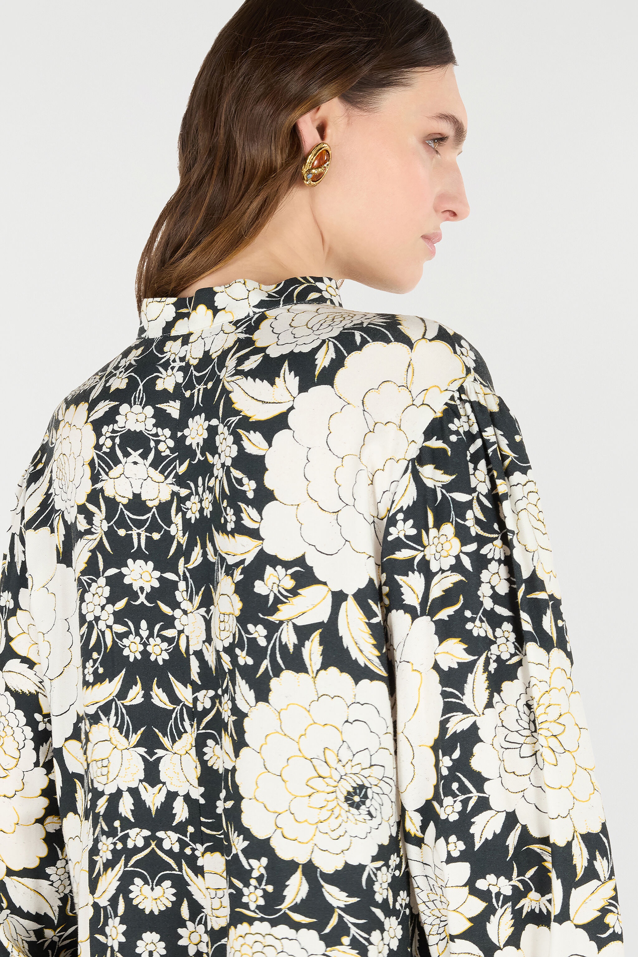 Mini Dress with Floral Print and Lace - 7