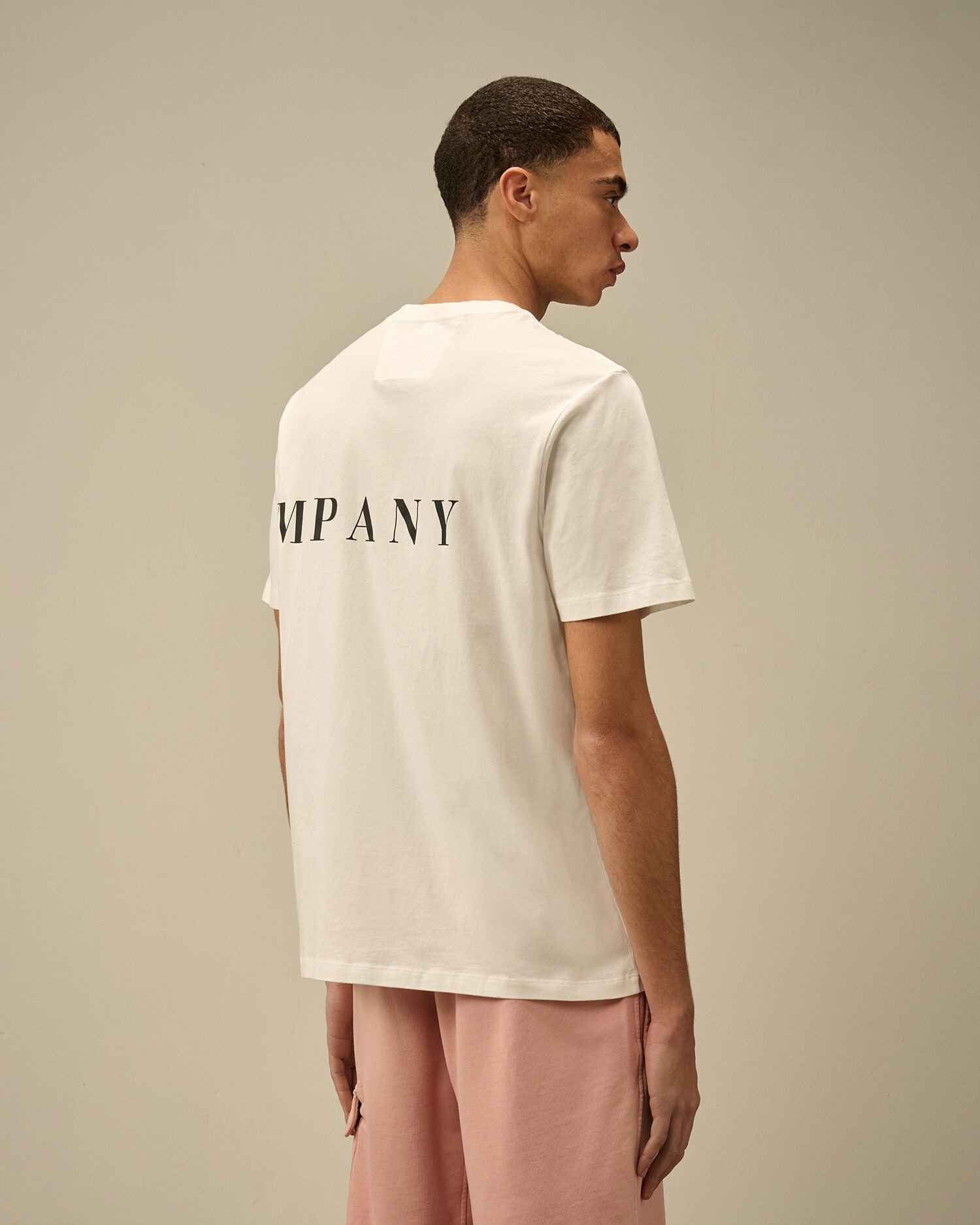 CP COMPANY｜SHORT-SLEEVED ROUND NECK T-SHIRTS (30/1 Hori C.P. Company 30/1 Jersey Front-Back Logo T-Shirt | REVERSIBLE