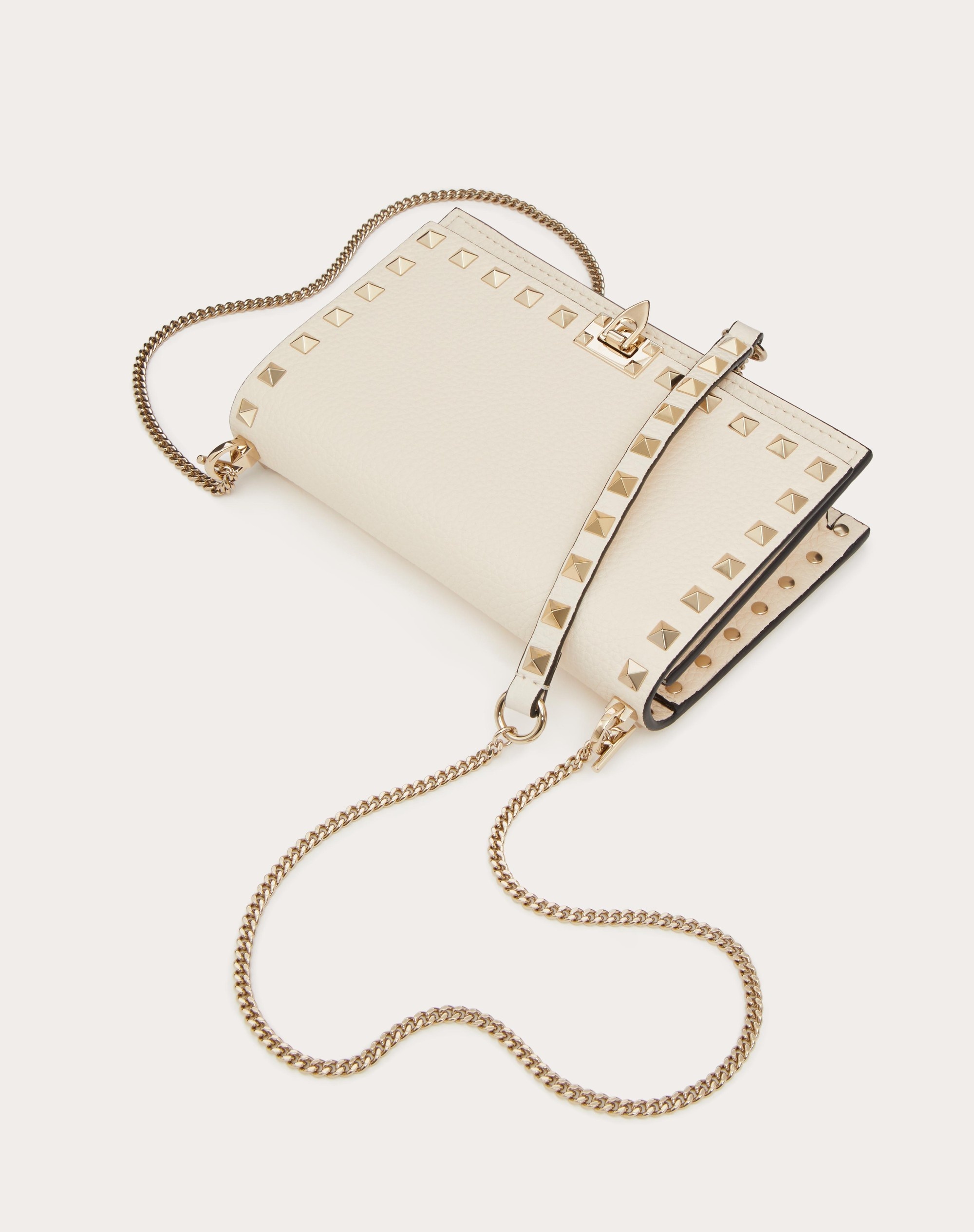 GRAINY CALFSKIN POUCH WITH ROCKSTUD CHAIN - 6