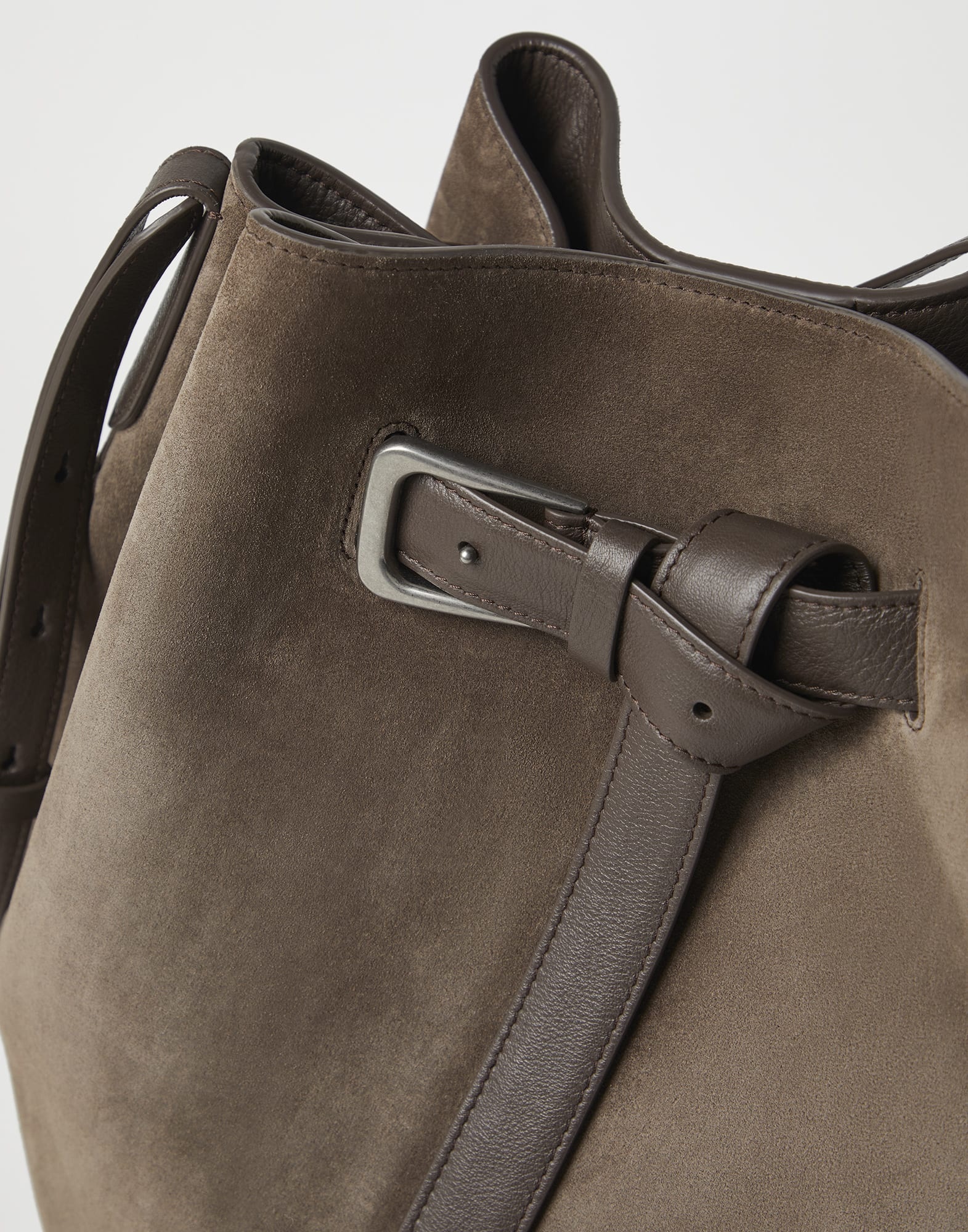 Sartorial large bucket bag in suede - 3