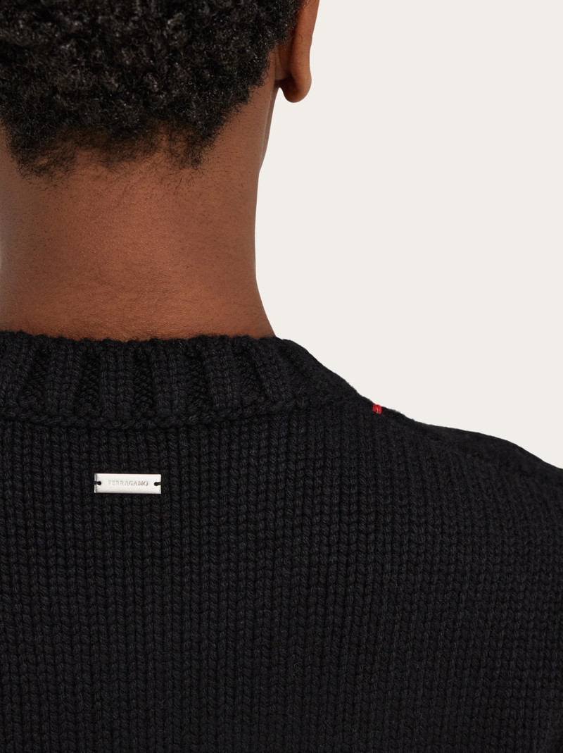 Embroidered crew neck sweater 6