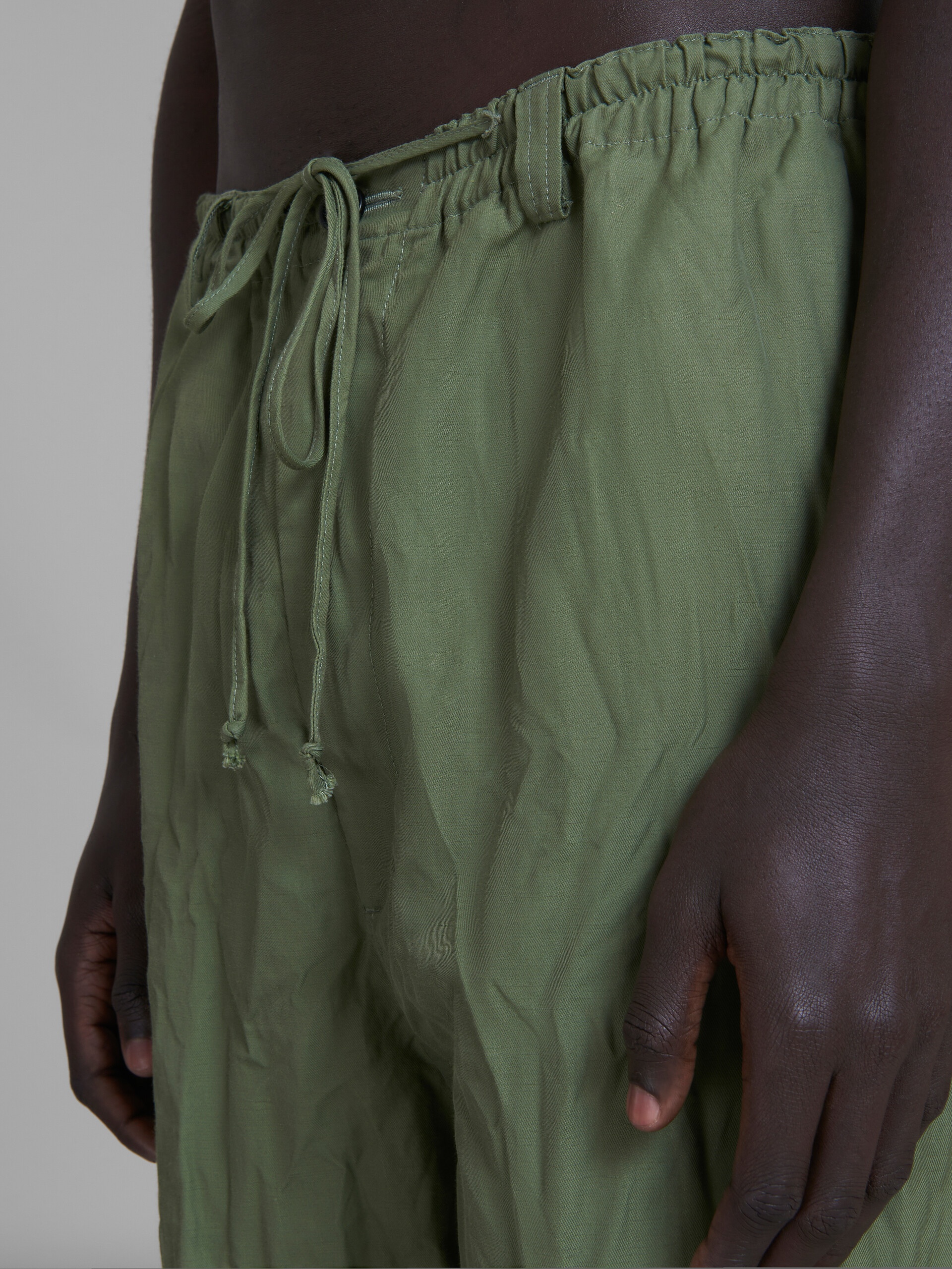 MARNI X NO VACANCY INN - GREEN GABARDINE PANTS WITH EMBROIDERY - 4