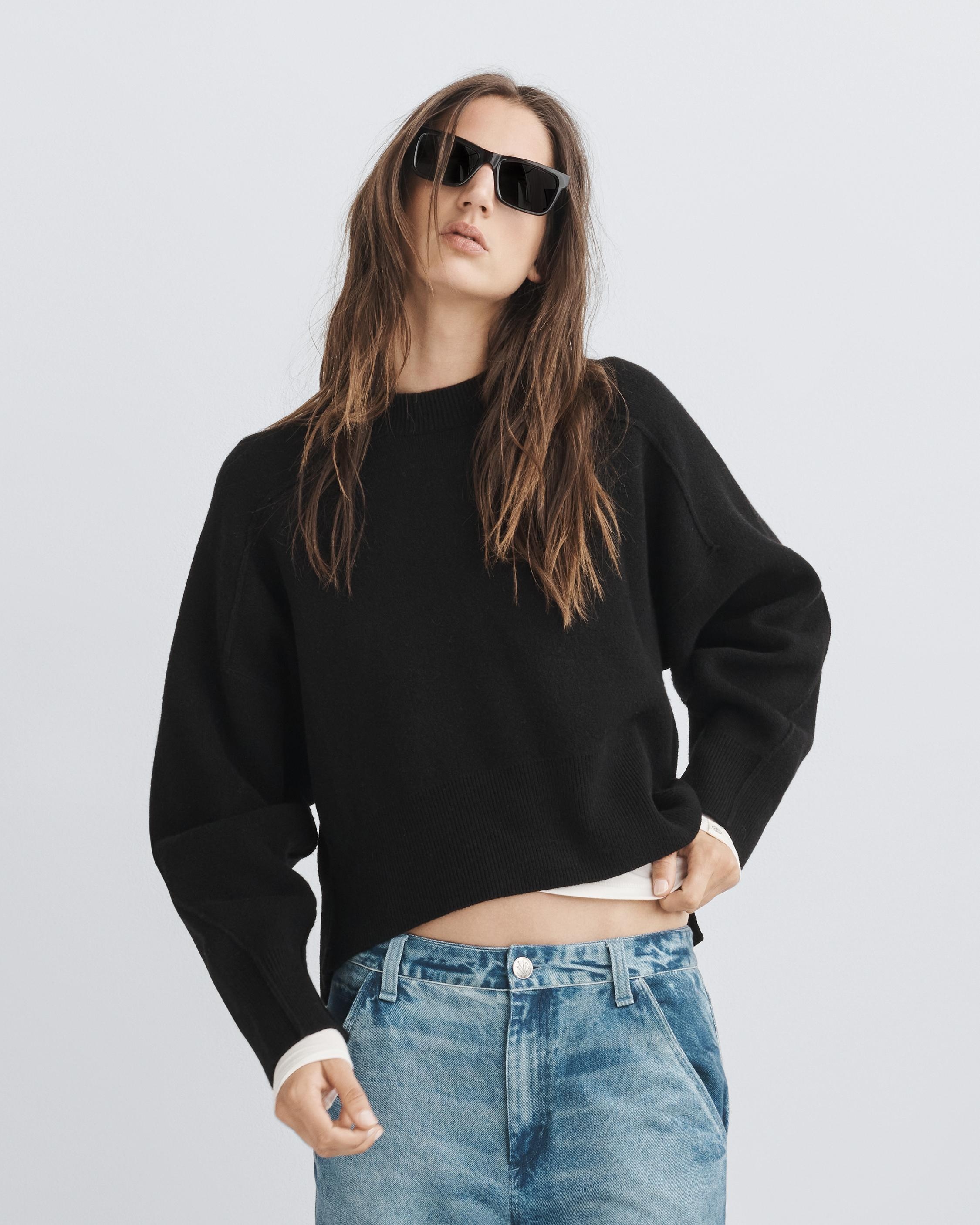 Bridget Wool Crew
Oversized Fit - 7