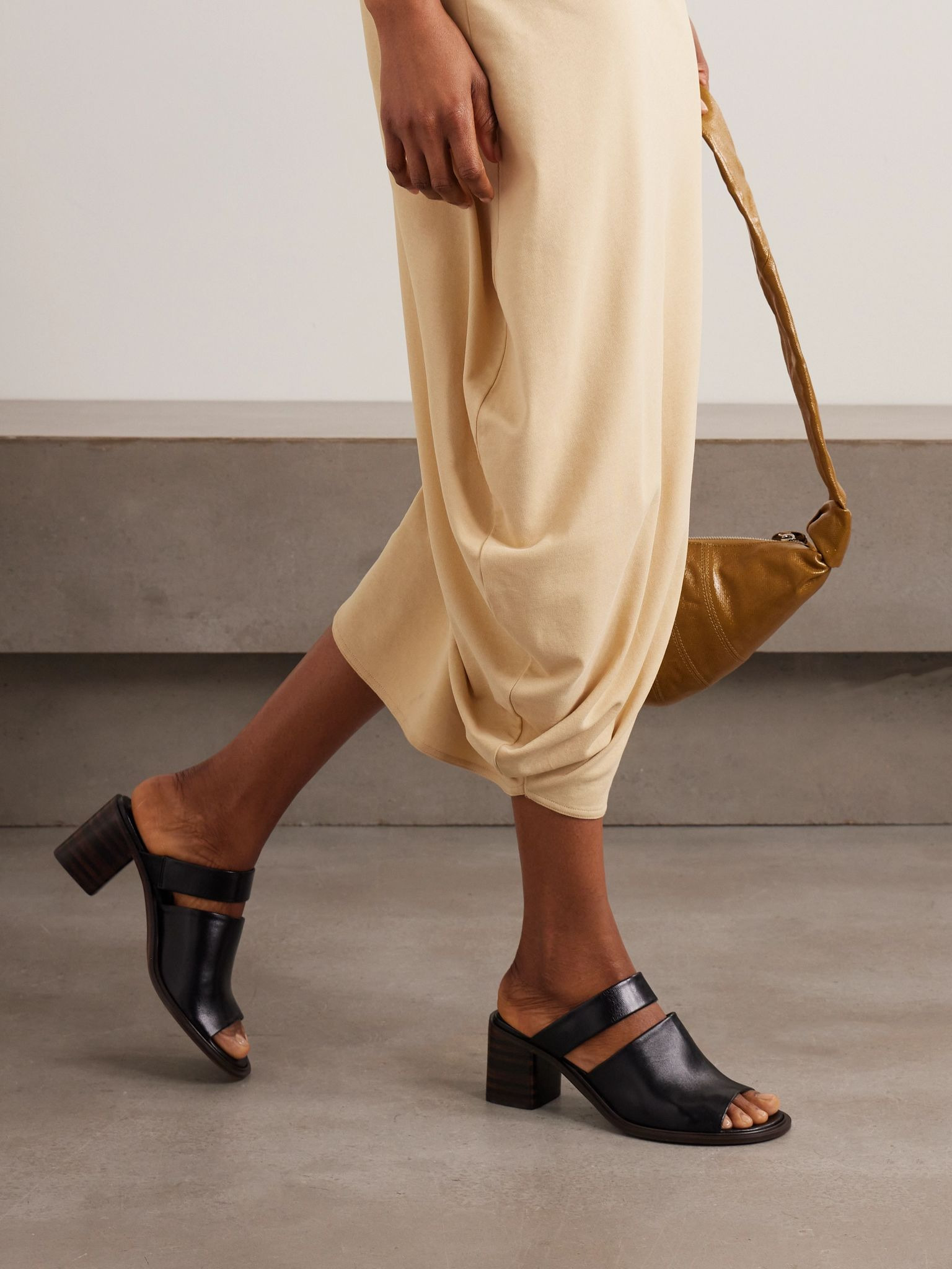 Leather mules Black - 2
