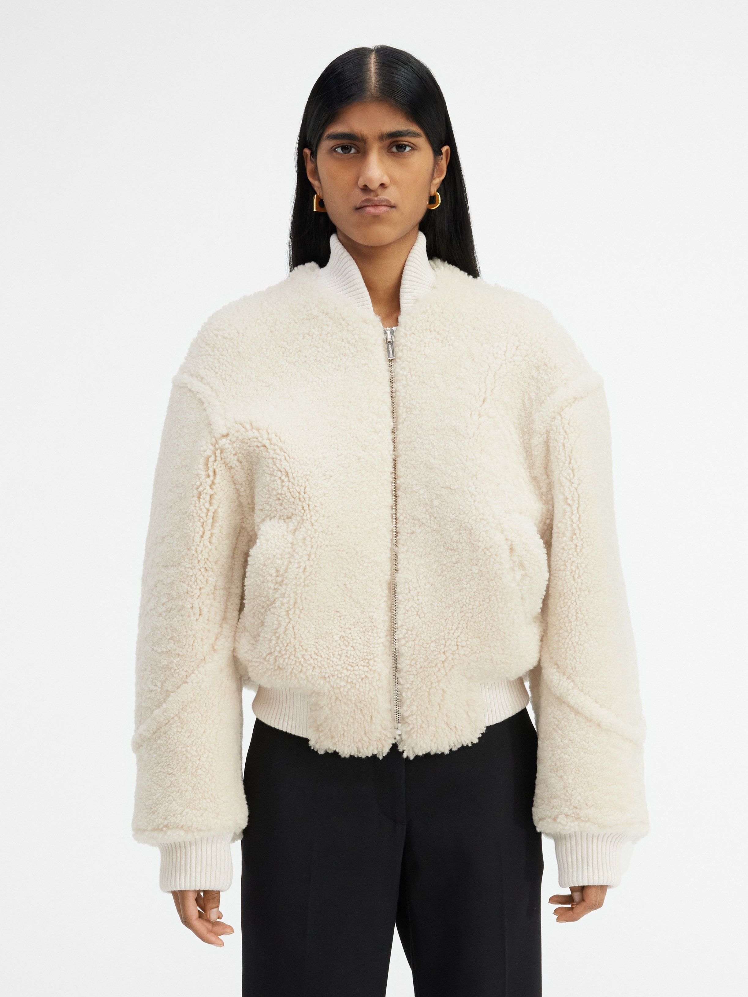 Jacquemus Le Blouson Pilou ラムファージャケット Jacquemus Le Blouson Pilou Shearling Bomber Jacket | White