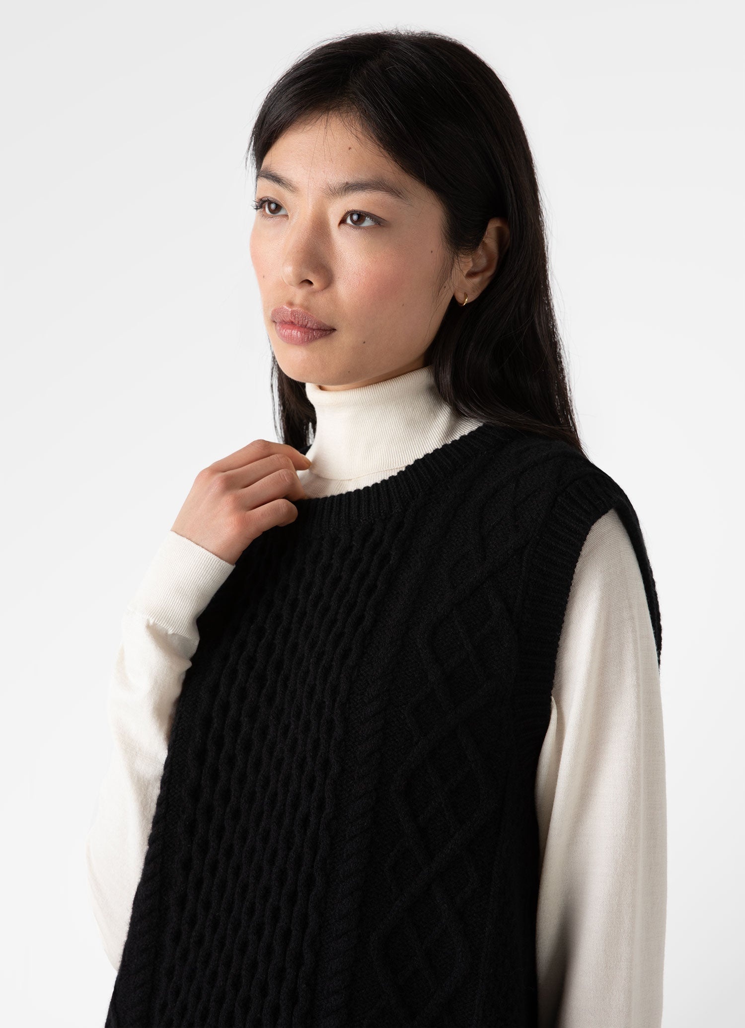 Lambswool Cable Knit Vest - 3
