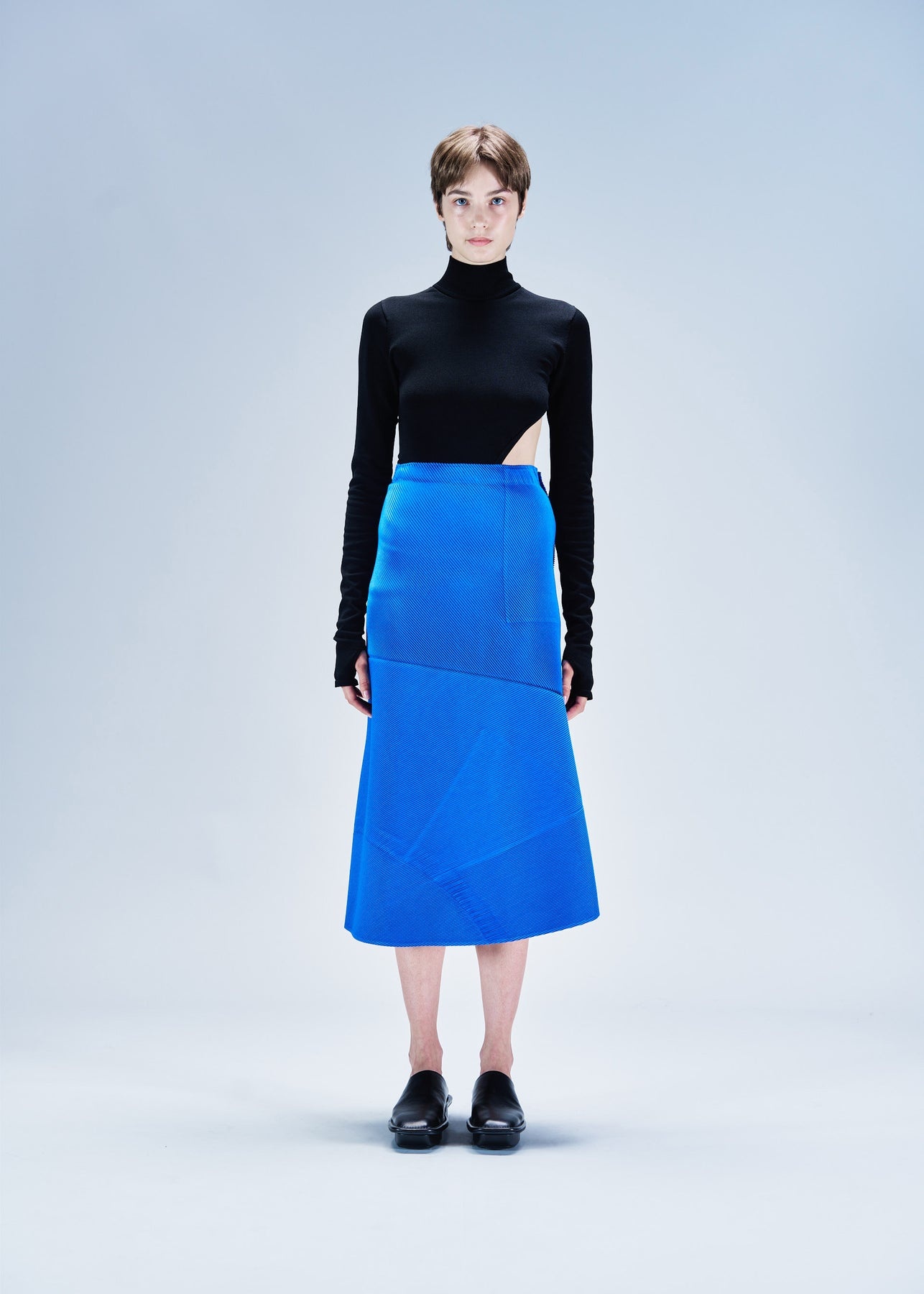 LEATHER LIKE PLEATS SKIRT - 2