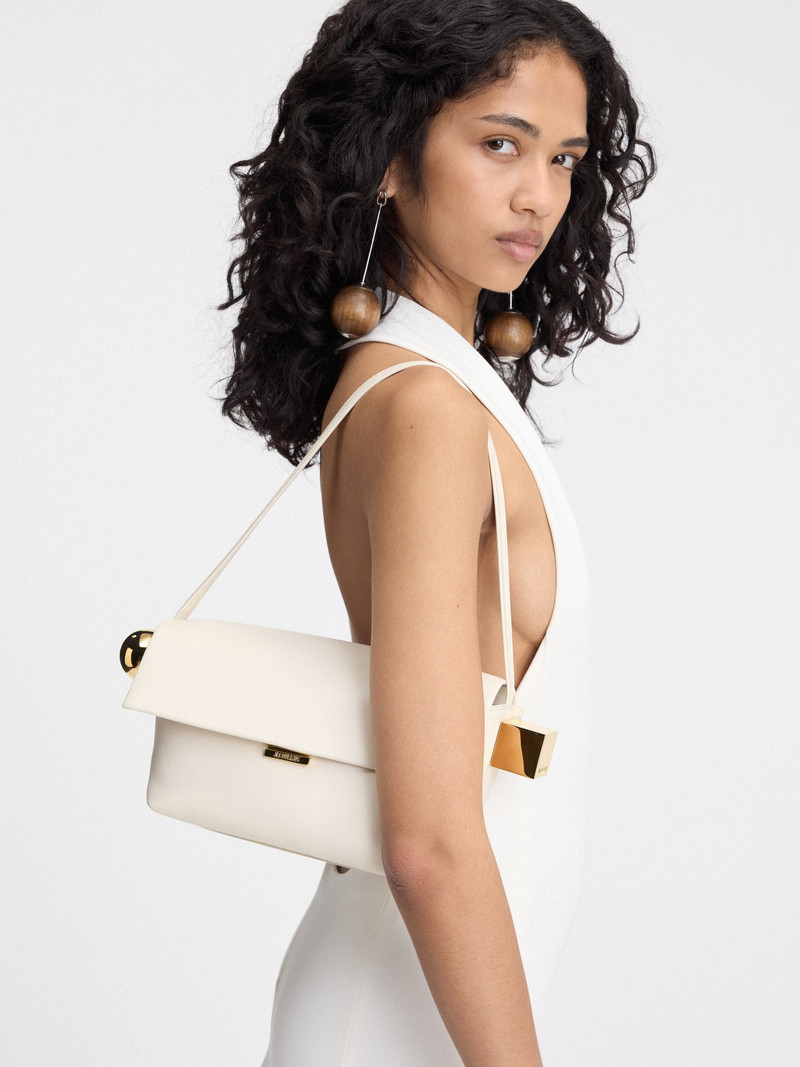 JACQUEMUS Le Rond Carré outlook