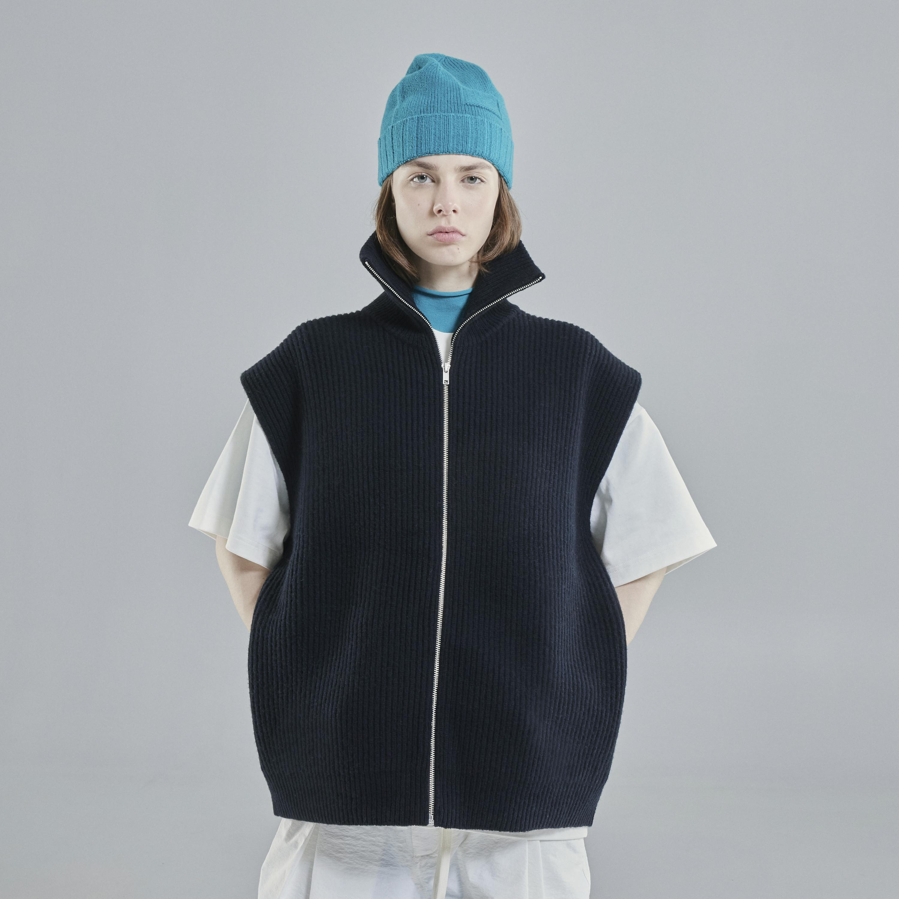 Vonarstræti Wool Vest (Unisex) - 12