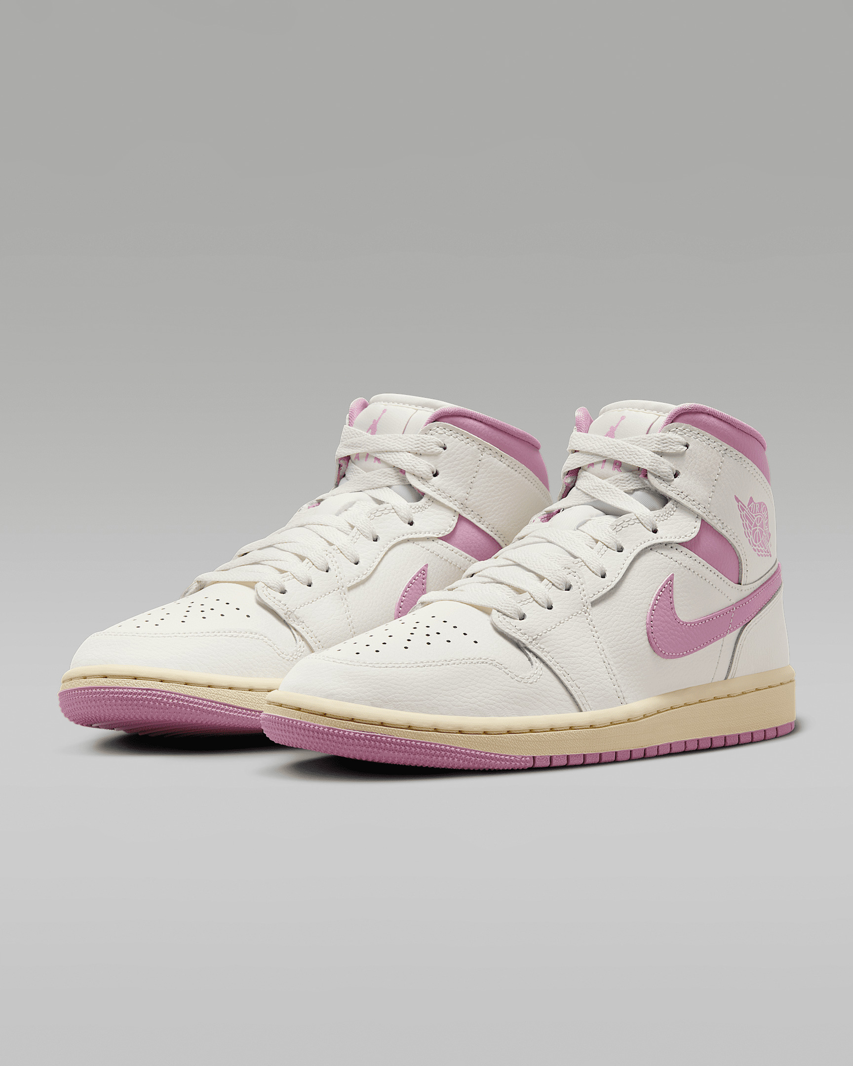 Air Jordan 1 Mid Women's Shoes - 5