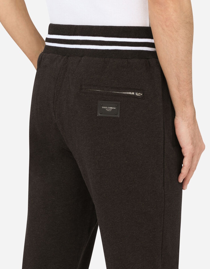 Jersey jogging pants with branded plate - 5