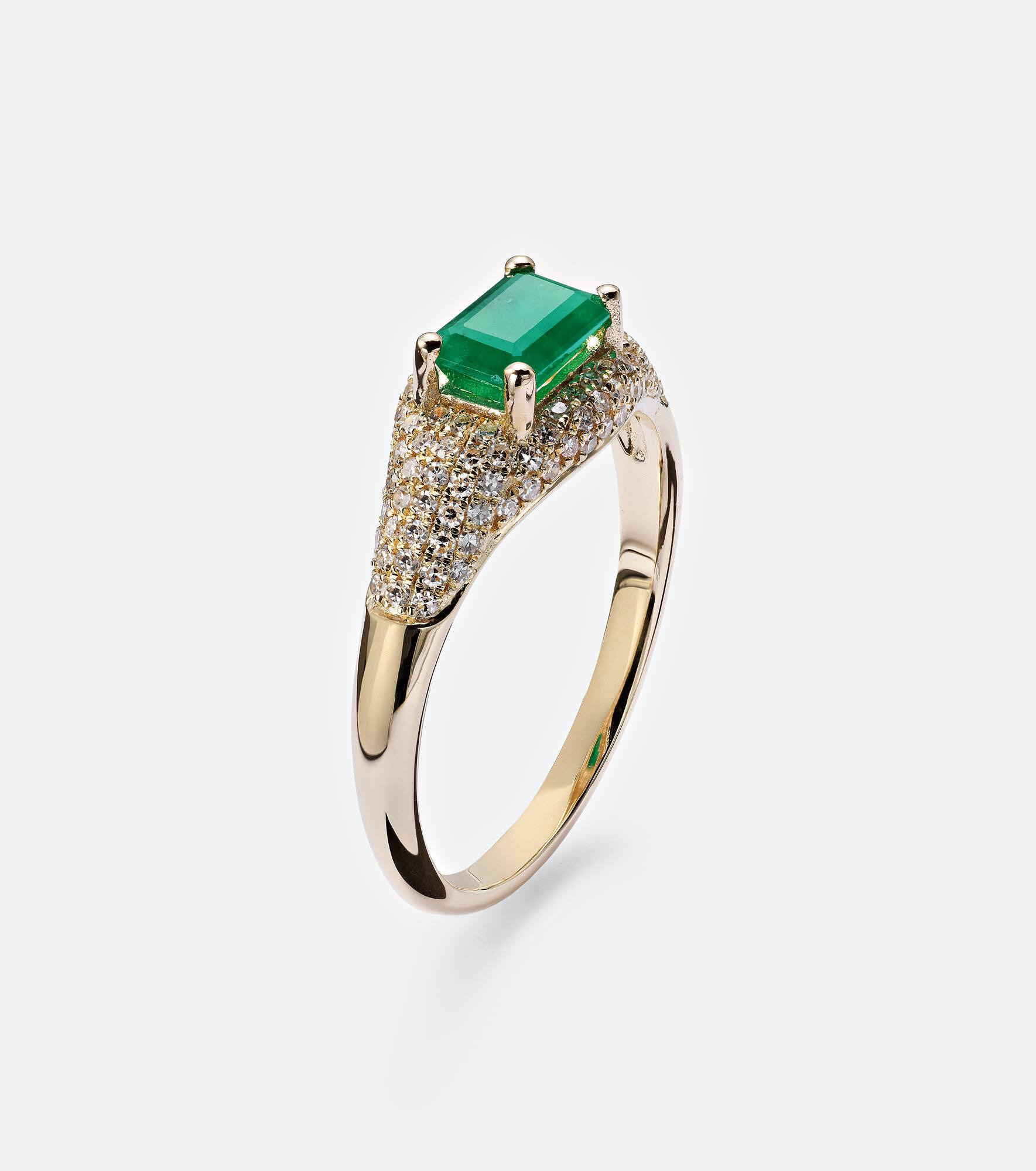 14kt gold ring with emerald and diamonds - 4