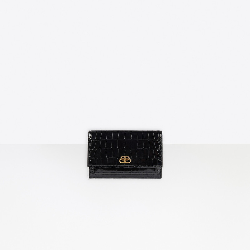 Sharp Clutch on Chain 1