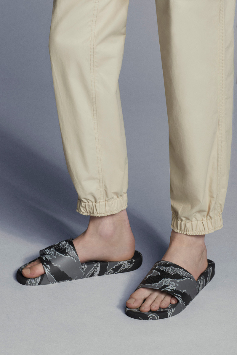Moncler Basile Slides outlook