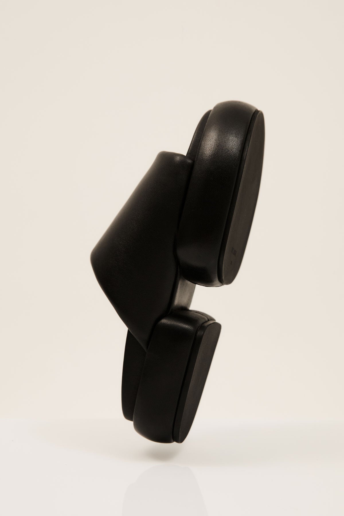 Minimal Pillow Slides - Black - 2