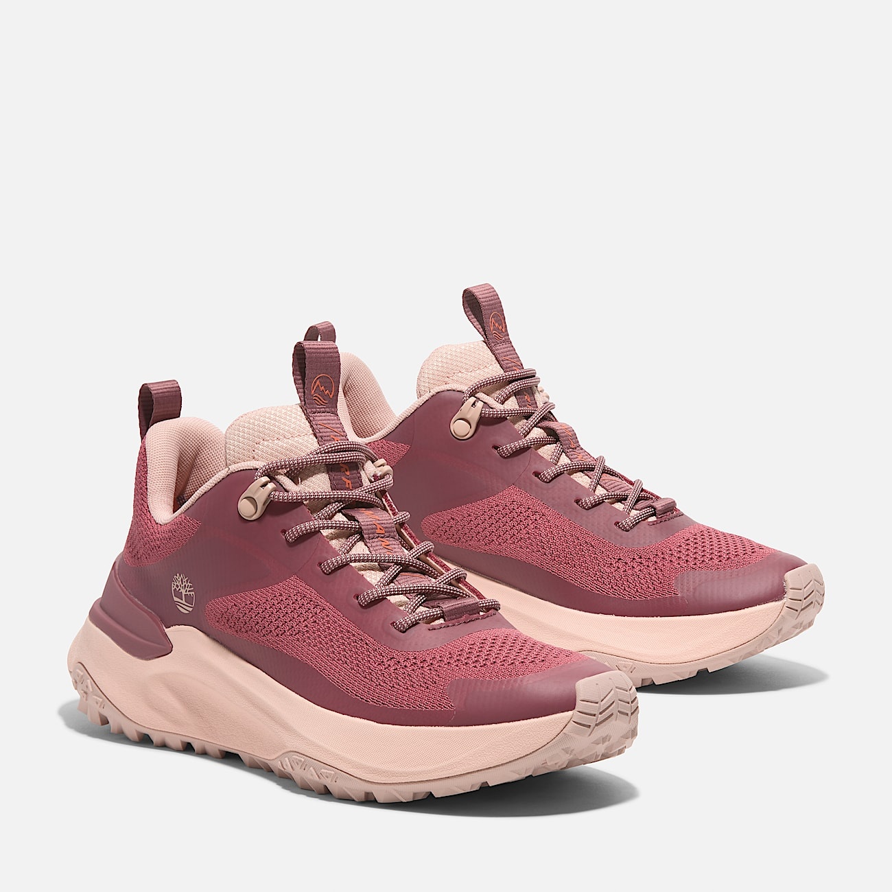 Women's Motion Access Low Lace-Up Sneaker - 6