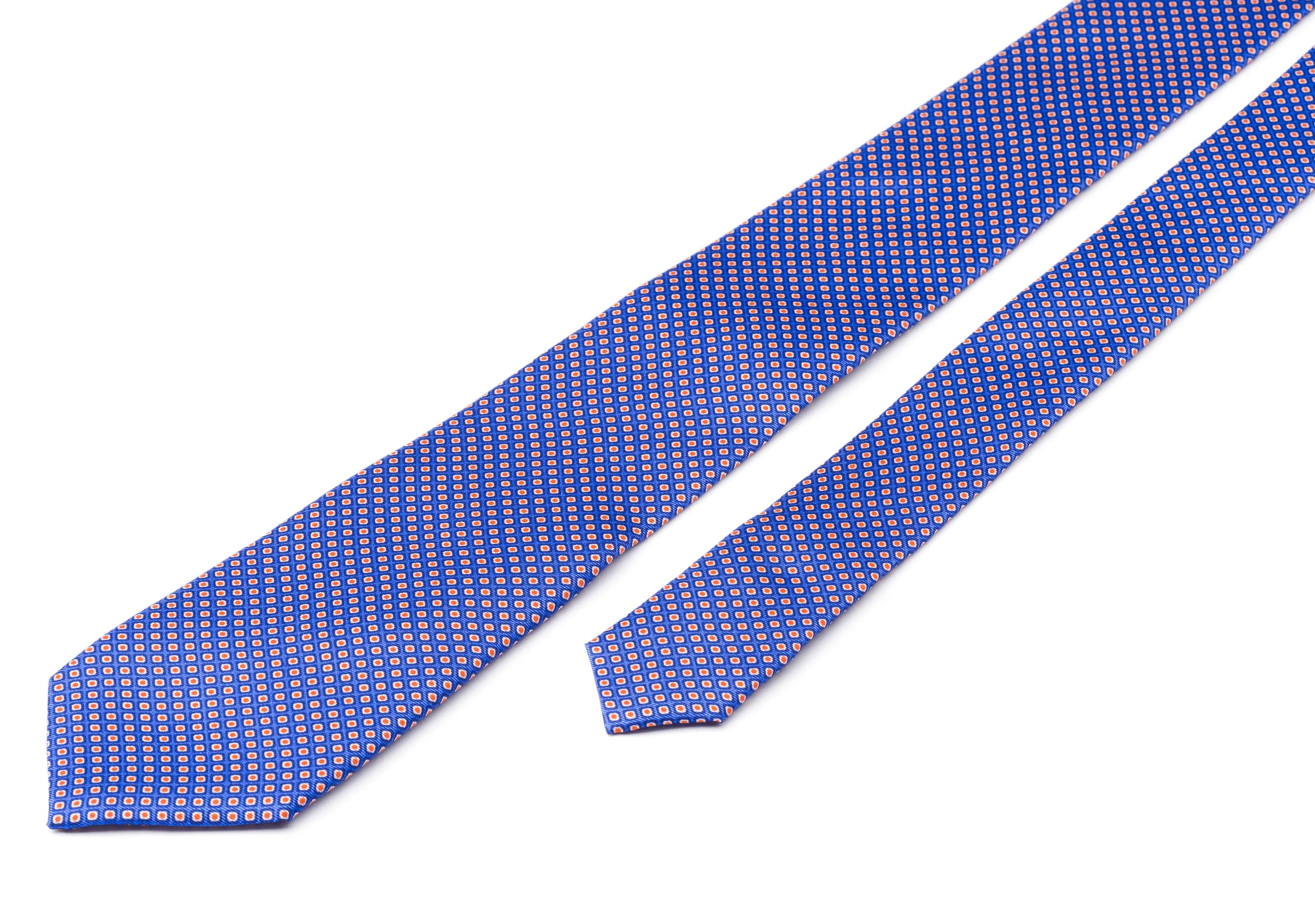 Rhombus print tie
Printed Silk Twill Navy - 2