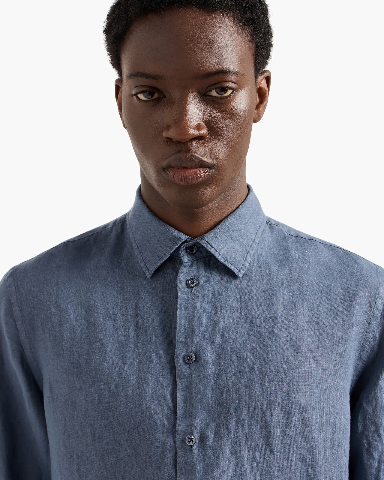 Garment-dyed linen shirt with French collar - 5