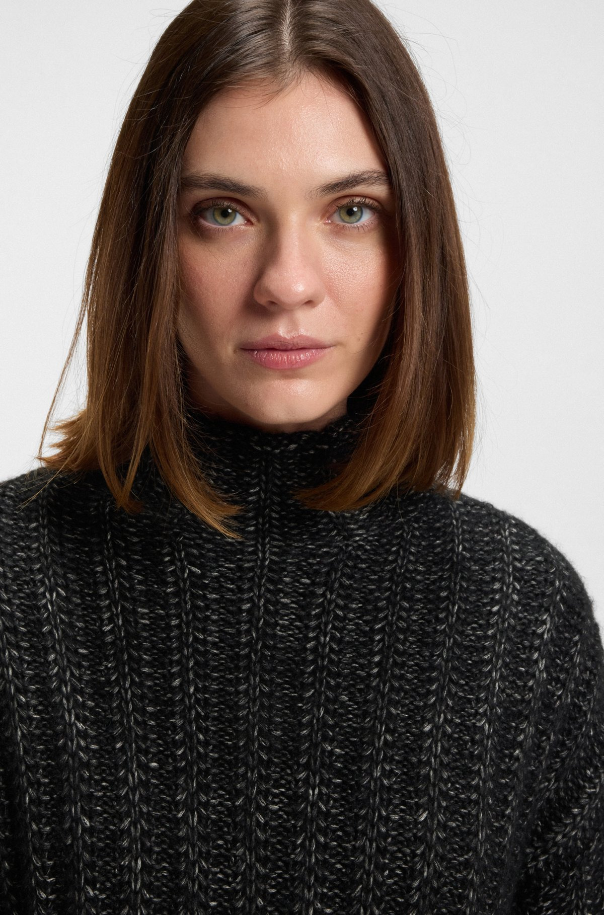 KNITTED SWEATER WITH RIBBED STRUCTURE - 5
