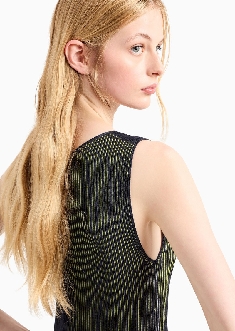 Dress with flared hem and wide-spaced rib flounce 5