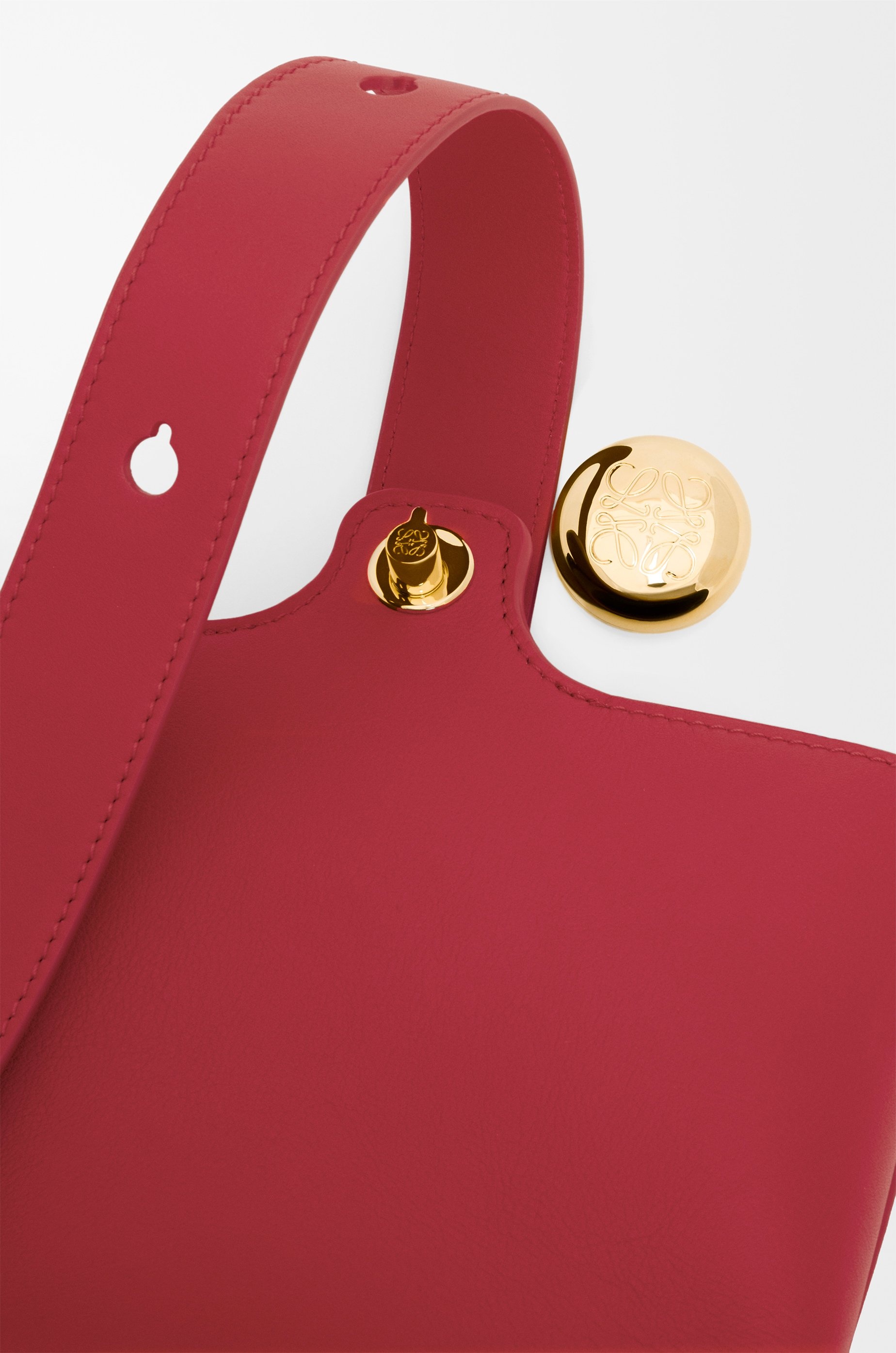 Mini Pebble bucket in smooth calfskin - 8