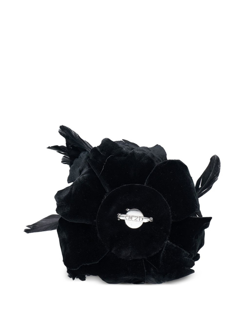 N°21 feather flower brooch outlook