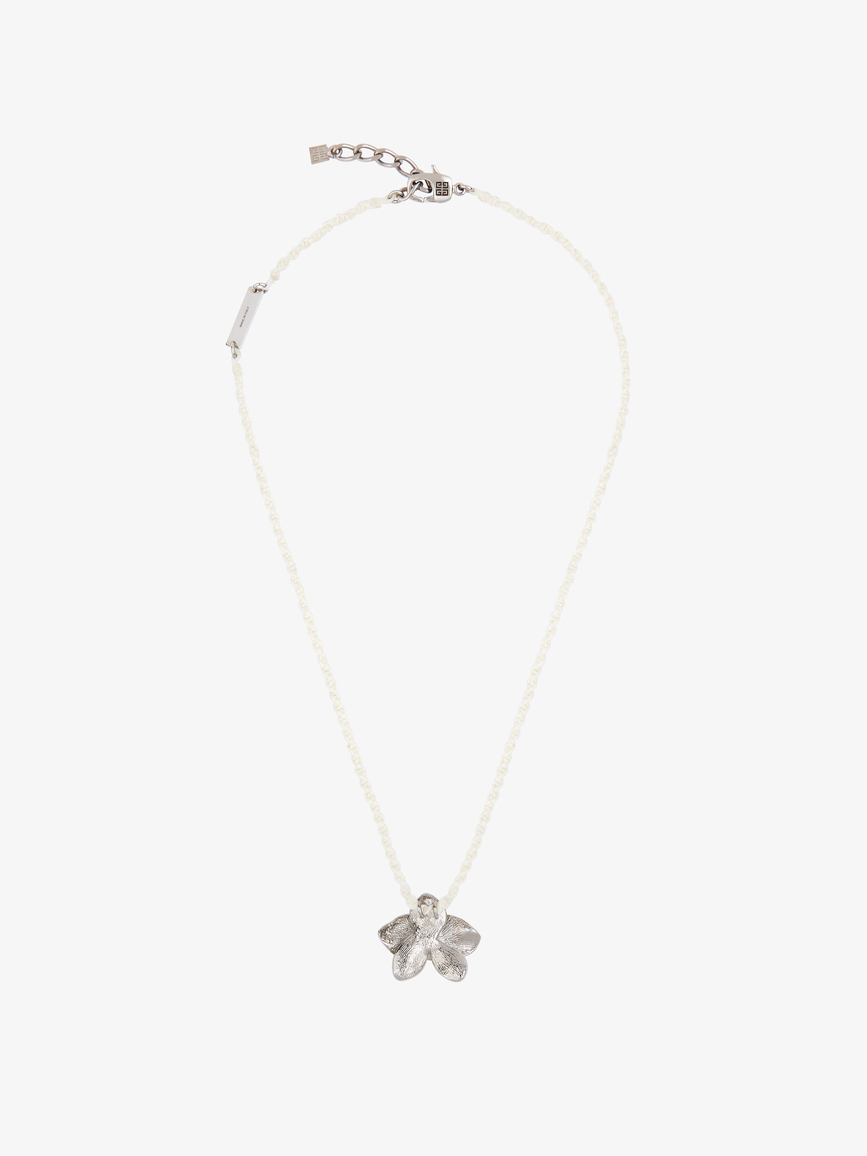 FLOWER NECKLACE IN METAL, ENAMEL, CRYSTAL AND MACRAME - 4