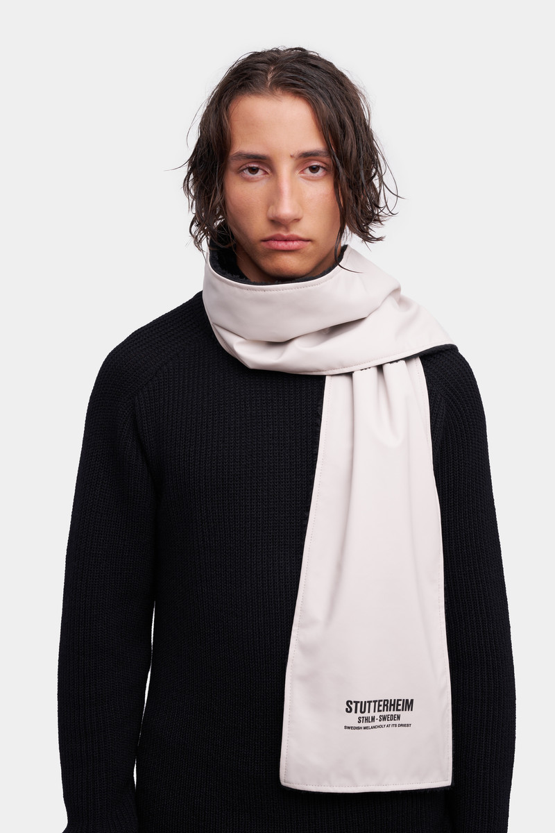 Stutterheim Rain Scarf Light Sand outlook