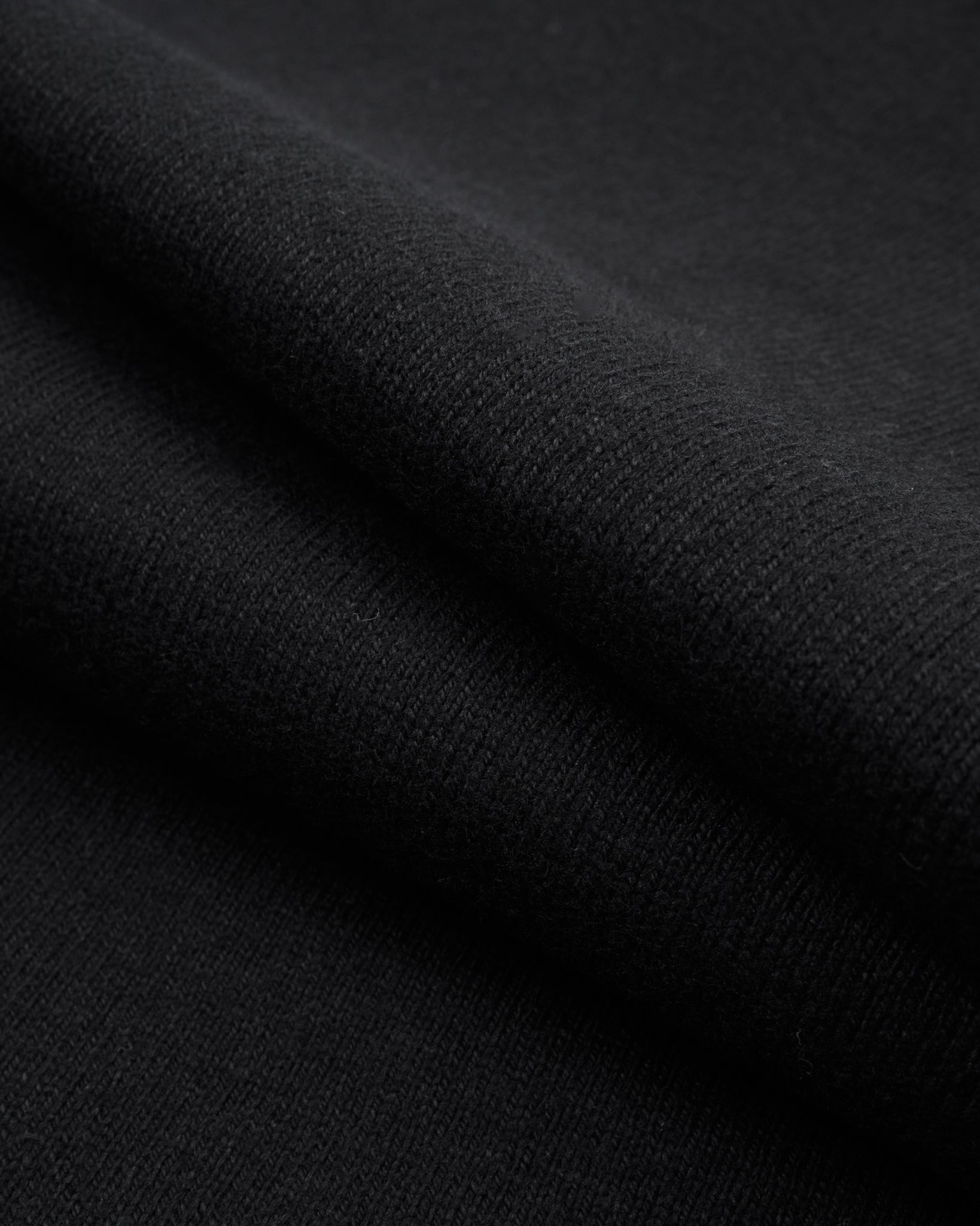 IHT-1600-BLK 11oz Cotton Knit Crew Neck T-Shirt - Black - 9