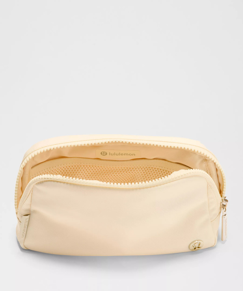 Everywhere Belt Bag 1L 5