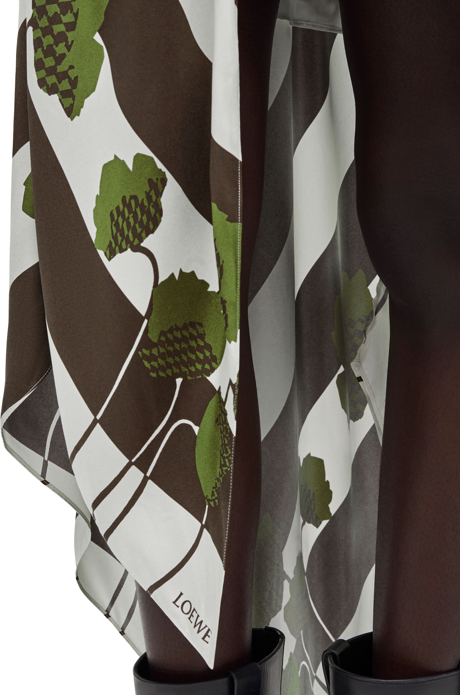 Asymmetric dress in silk - 4