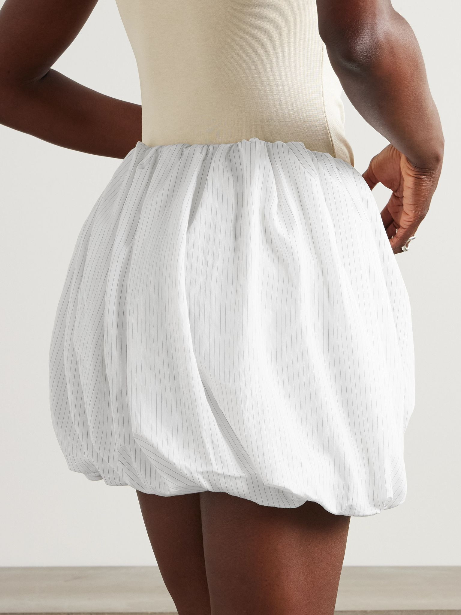 Pleated pinstriped poplin mini skirt Off-white - 4