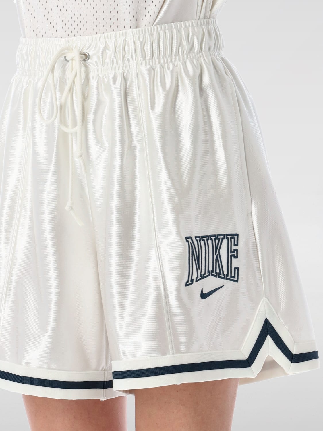 Short woman Nike - 3