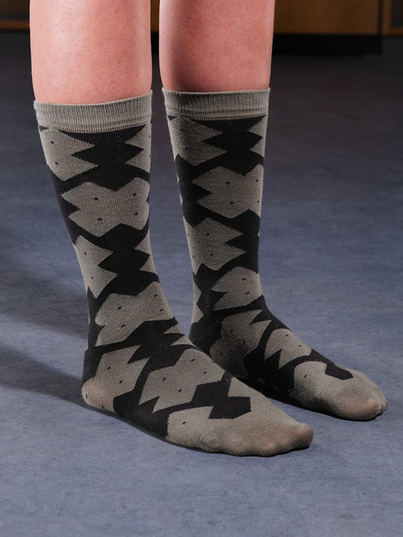 HENRIK VIBSKOV SOLITAIRE SOCKS FEMME - BLACK OLIVE SOLITAIRE CROSS outlook