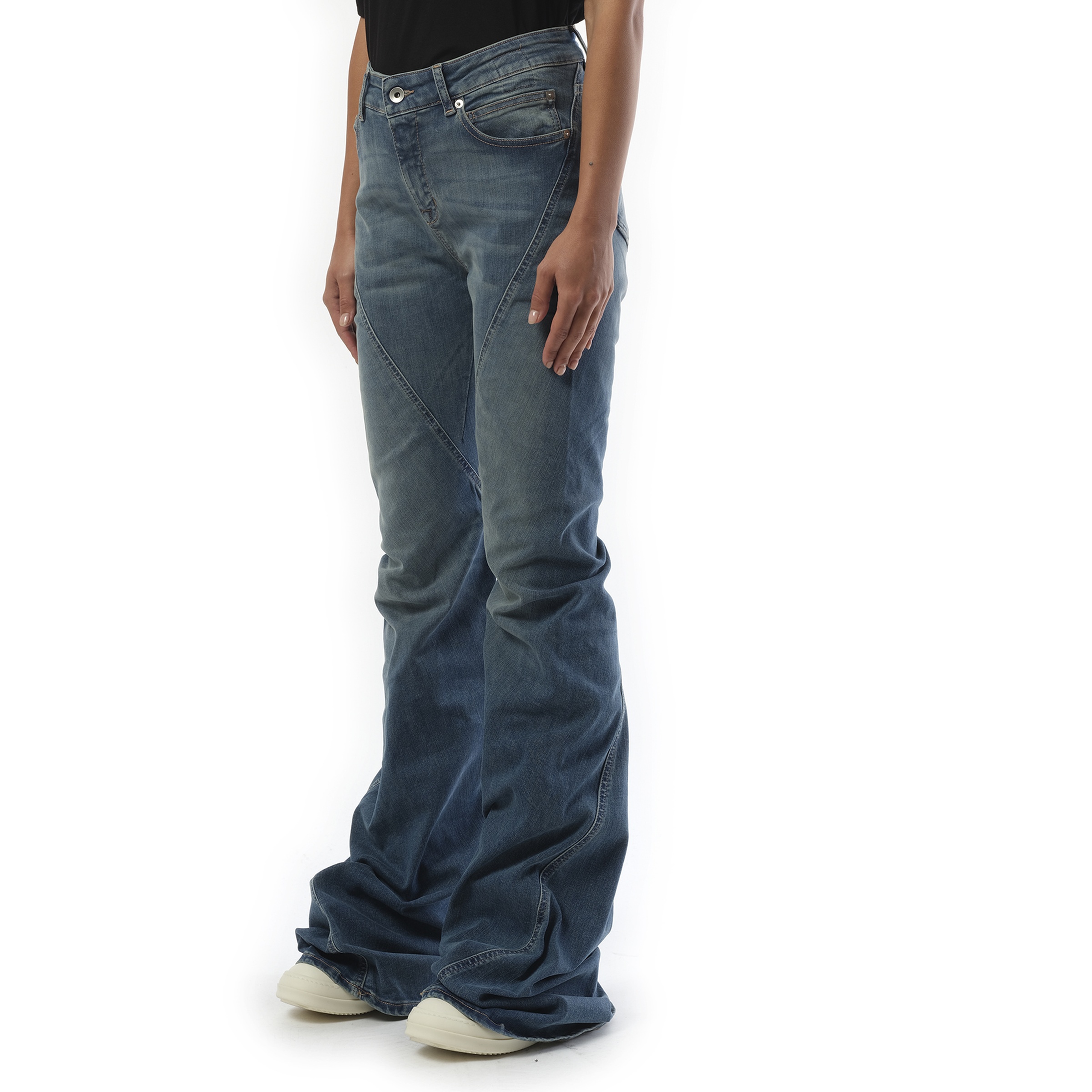 Bias Bootcut Jeans in Washed Indigo - 5