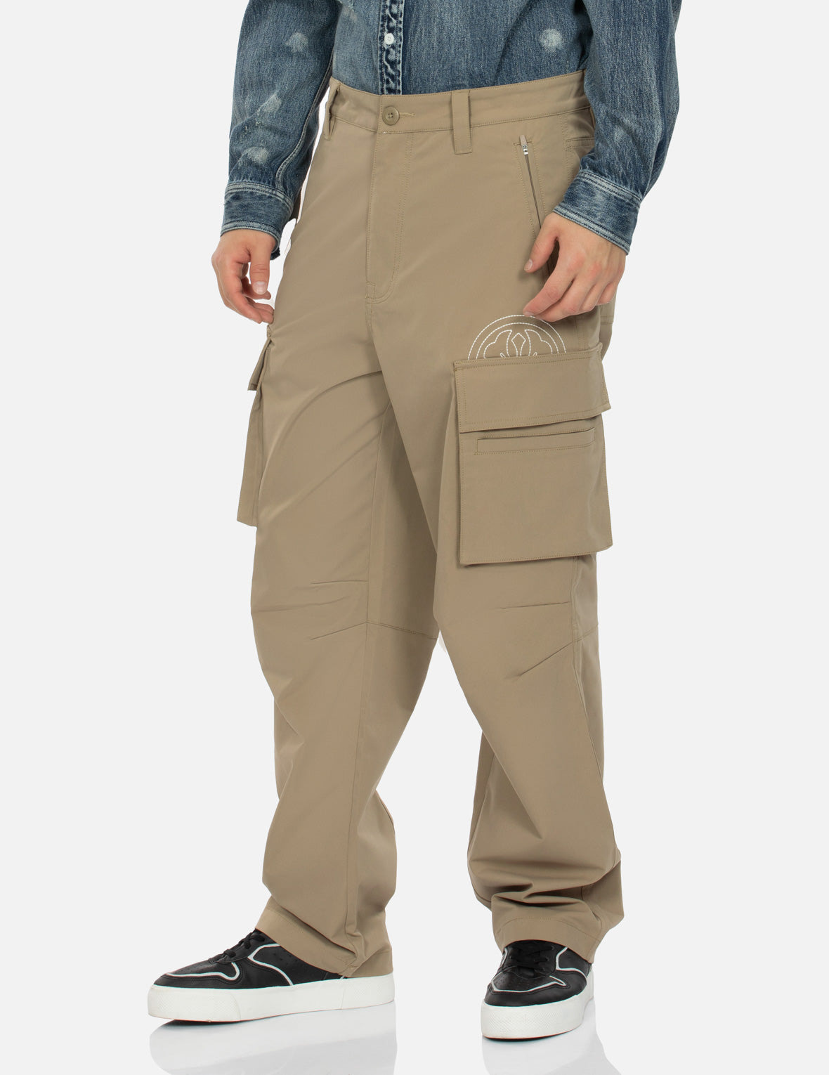 KAMON AND SEAGULL EMBROIDERY LOOSE FIT CARGO PANTS - 8