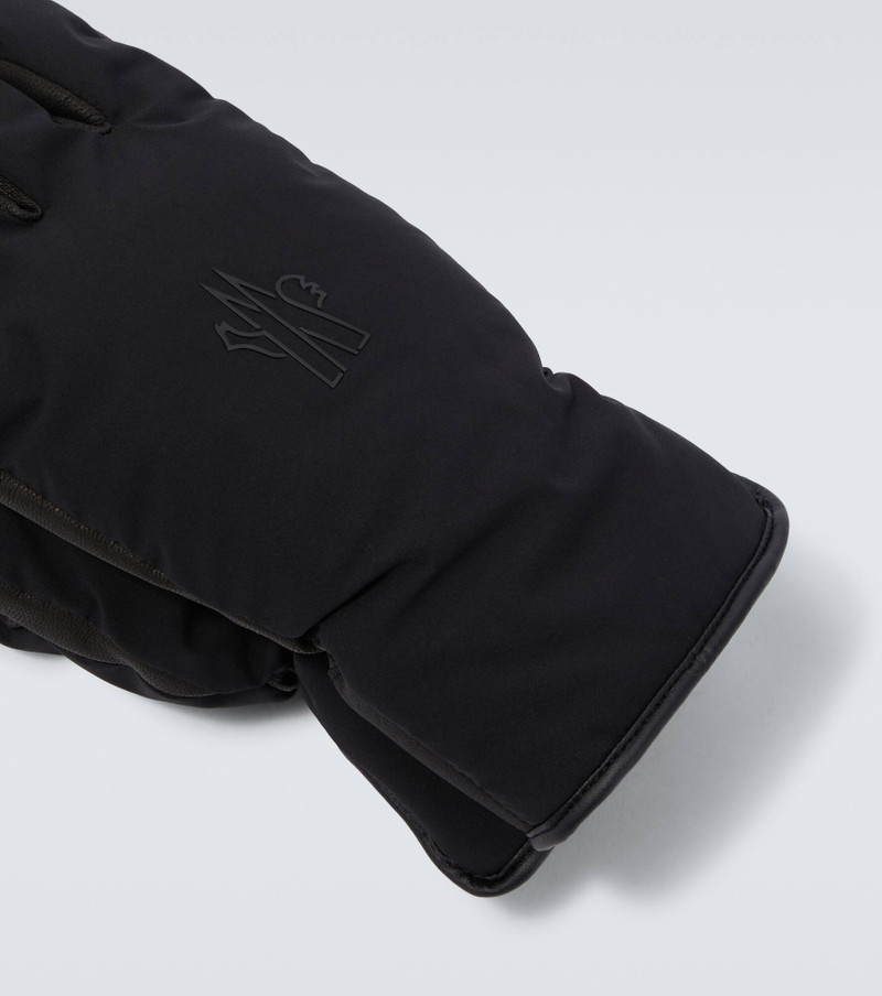 Moncler Grenoble Padded ski gloves outlook