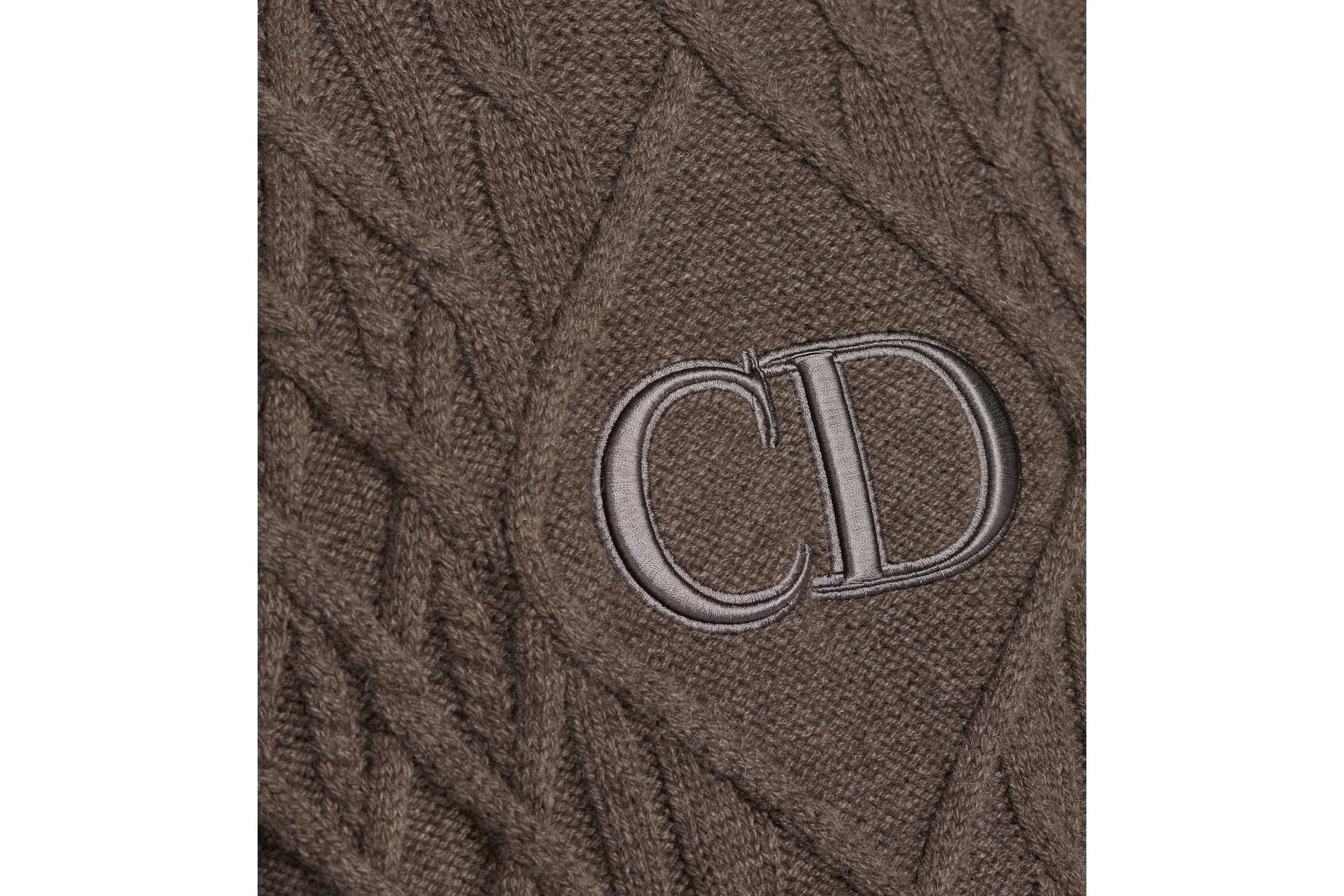 Sweater with CD Signature - 7