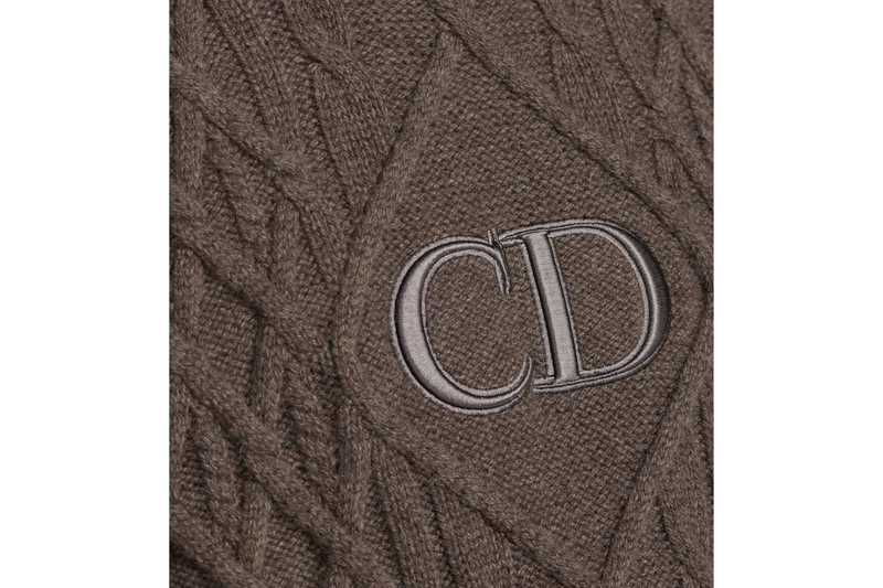 Sweater with CD Signature 7