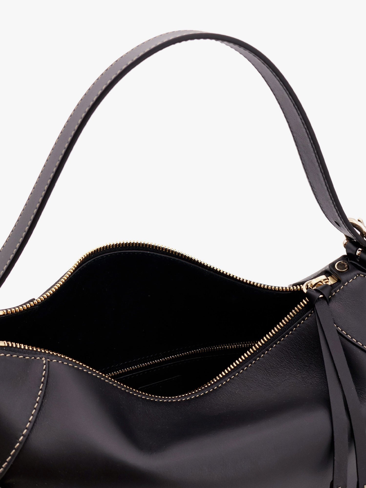 ハンドバッグ GG Emblem leather shoulder bag with frontal logo Gucci - GG Emblem leather shoulder bag black - The Corner