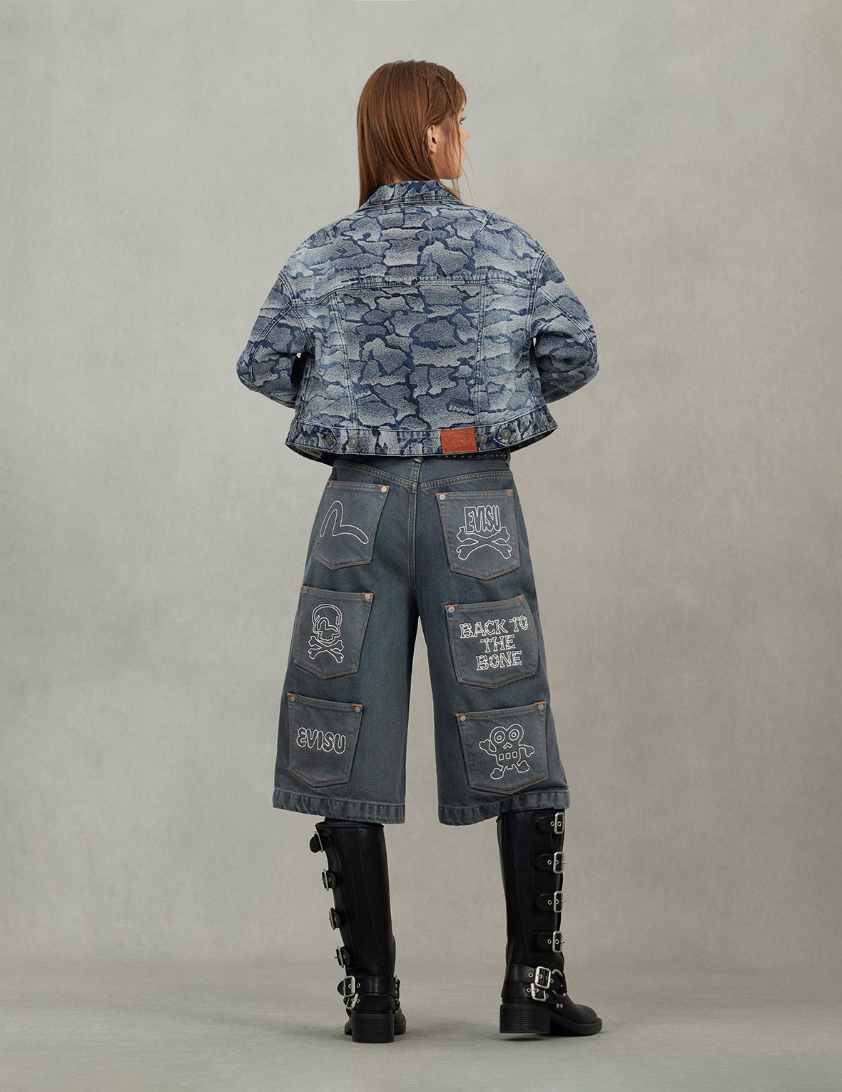Multi-Pocket with Multi Logos Embroidery Cropped Jeans - 6