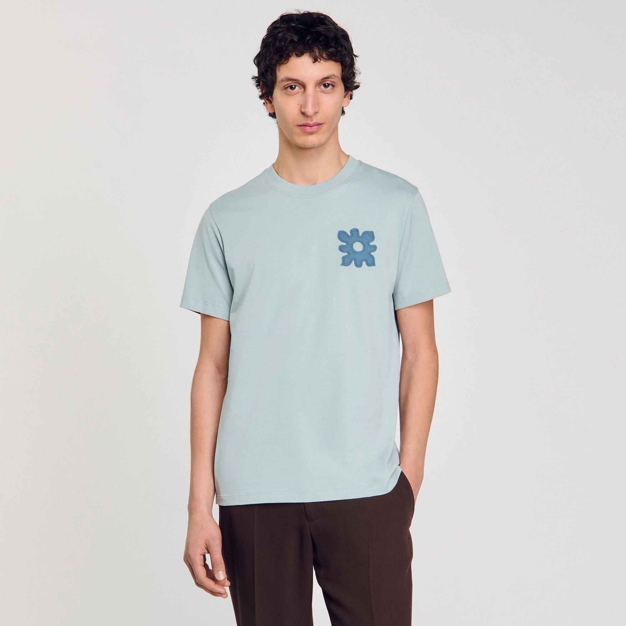 T-SHIRT WITH FLOWER DETAIL - 4