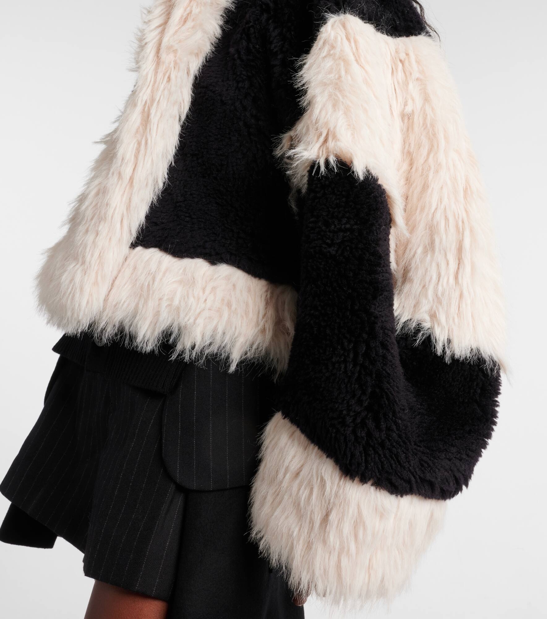 Oversized faux fur-trimmed wool jacket - 5