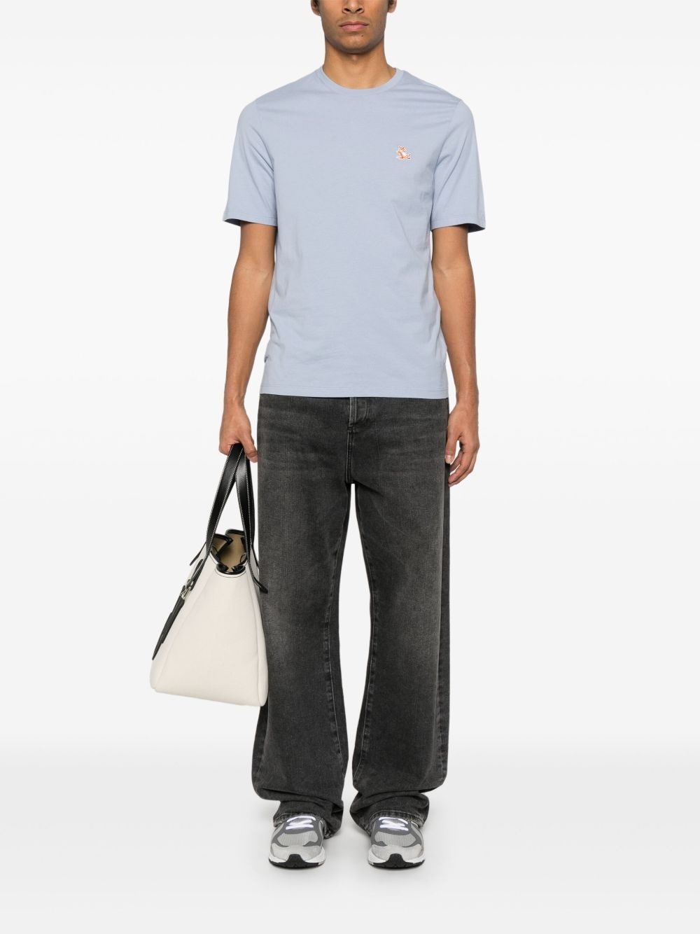 Chillax Fox Patch T-shirt - 2