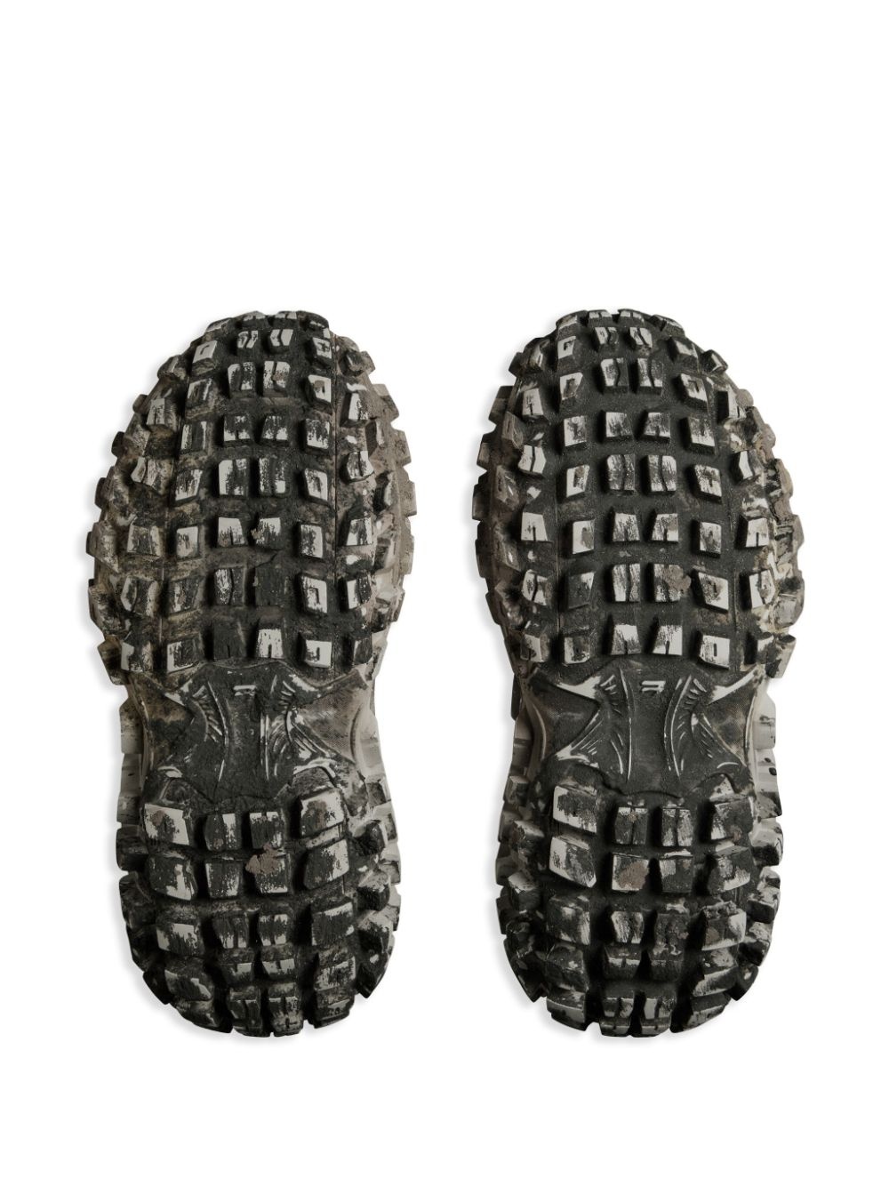 BALENCIAGA ディフェンダー balenciaga-defender-new-