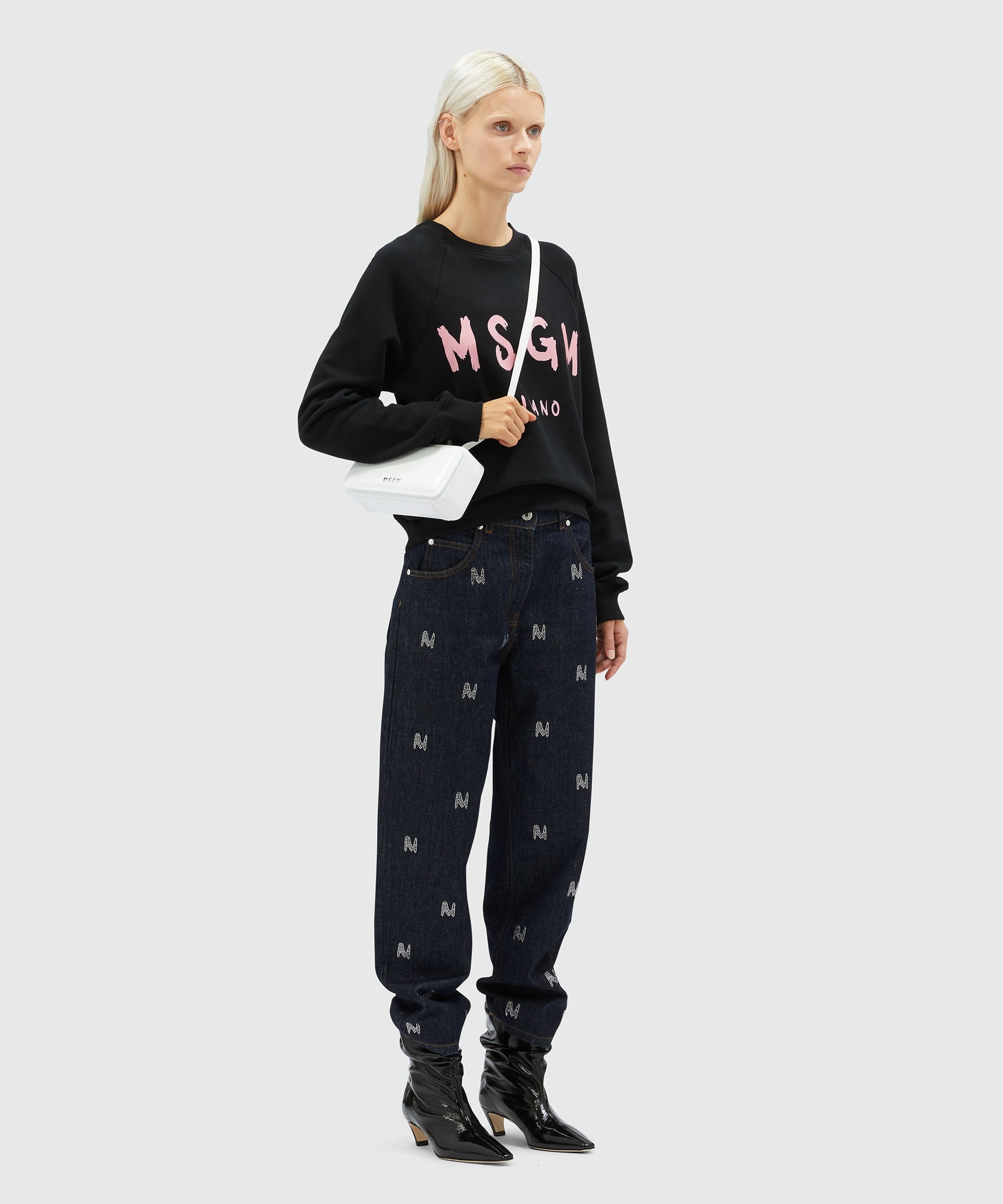 Black jersey sweatshirt with pink brushstroke logo - 4
