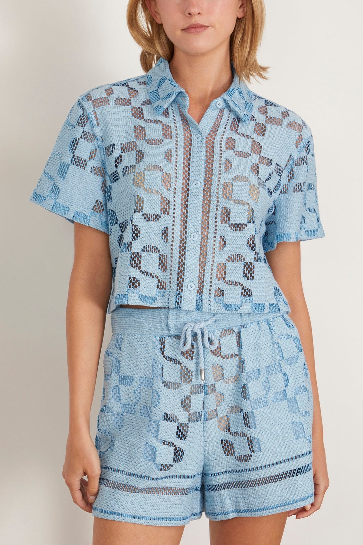 Makaia Cropped Short Sleeve Button Down Shirt in Azure Sky Multi - 3